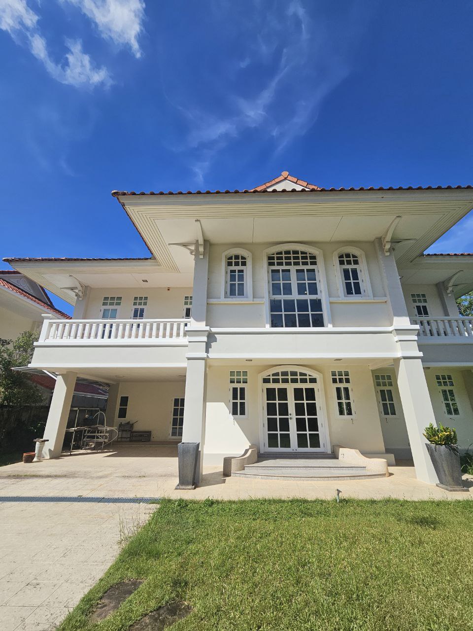 For Rent : Kathu, Private House, 3 bedrooms 3 Bathrooms, Garden View