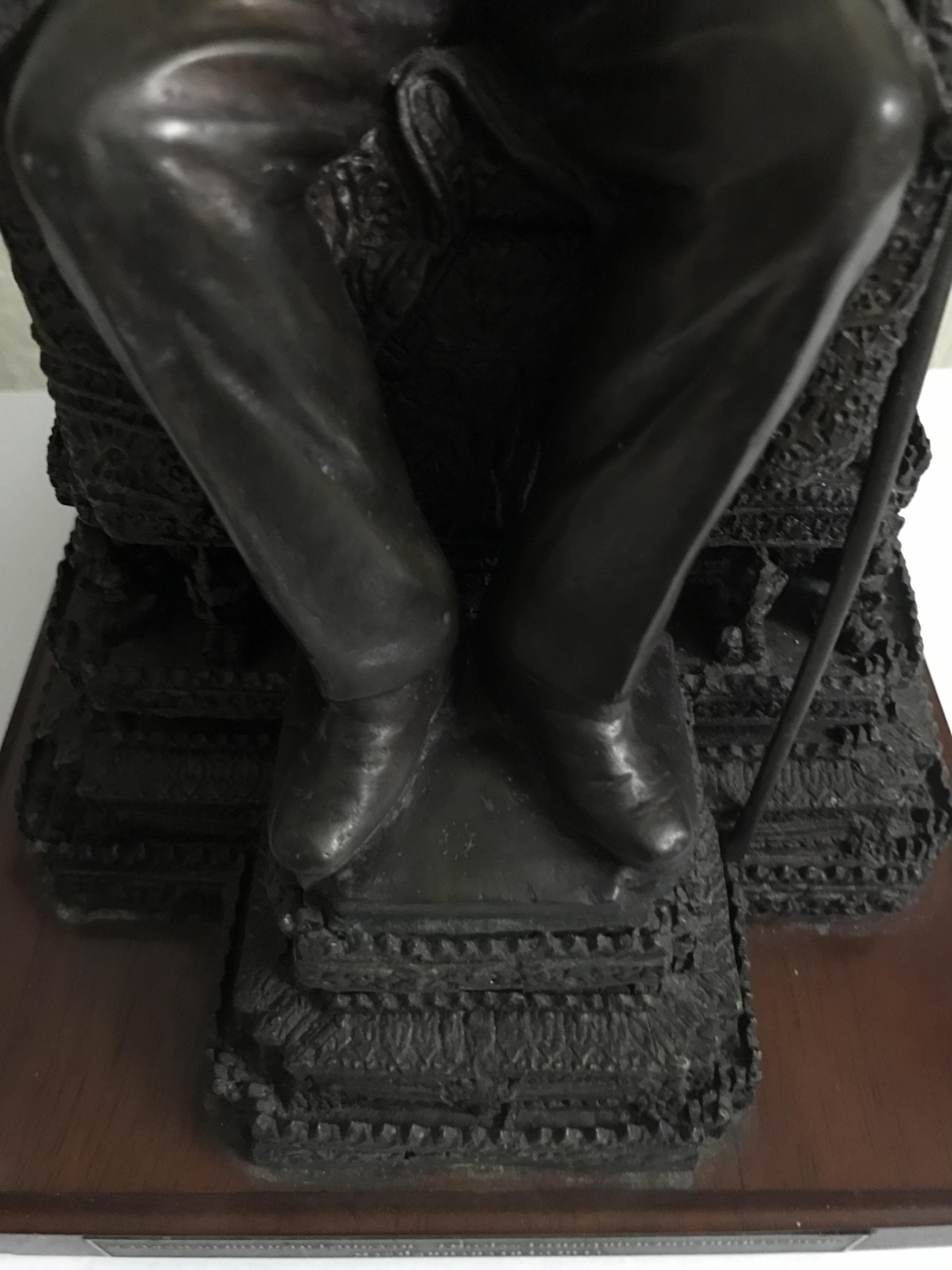 พระบรมรูปพระบาทสมเด็จพระเจ้าอยู่หัวรัชกาลที่9(นั่งบัลลังก์) กระทรวงมหาดไทยจัดสร้าง ปี2539