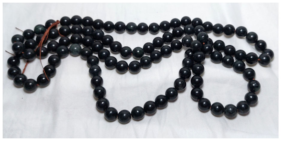 สร้อยประคำหิน(แม่เหล็กดูดติด)10มิล 108เม็ด เส้นละ