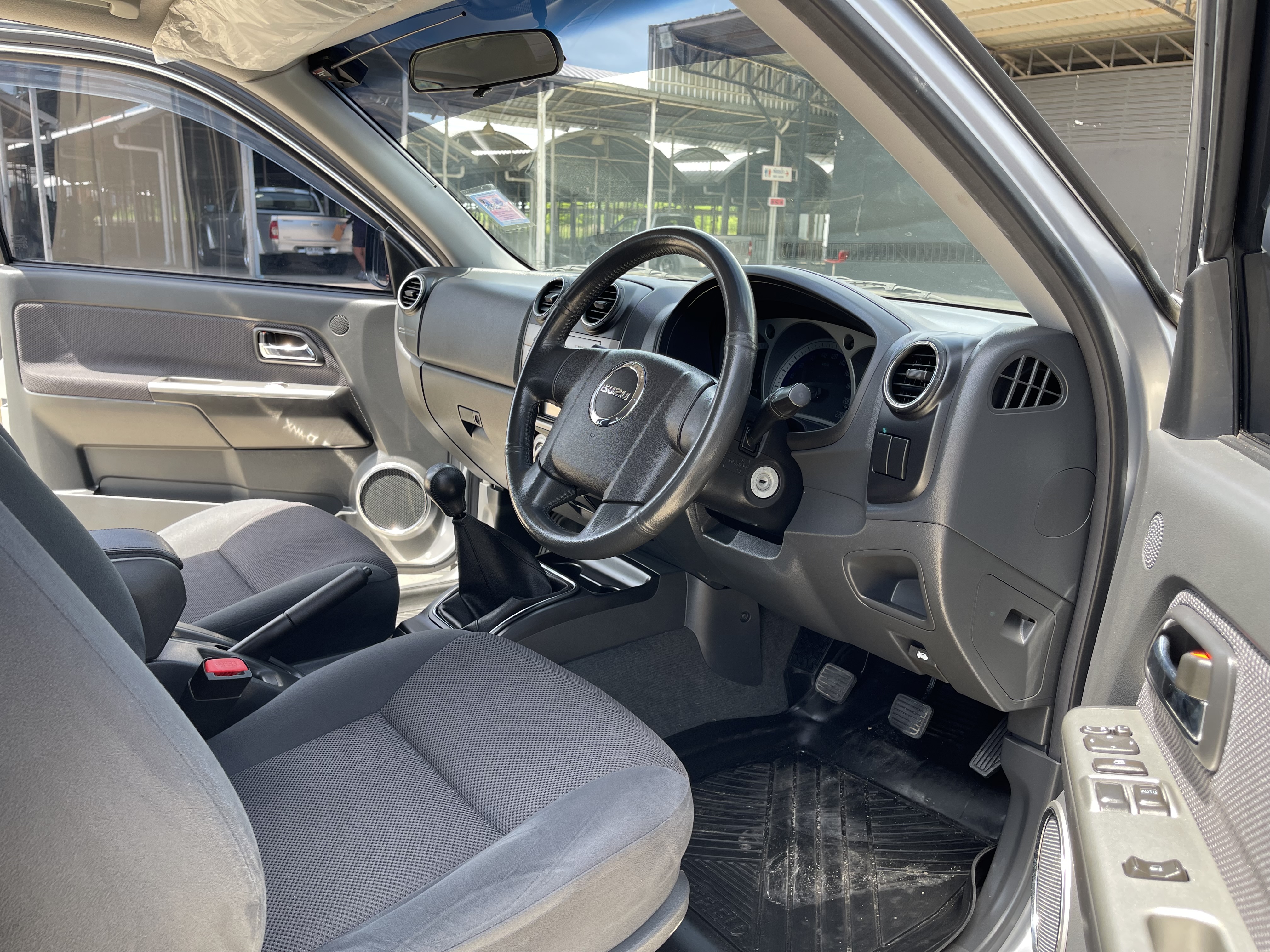 Isuzu D-Max Cab Slx 2.5 2010 เงิน