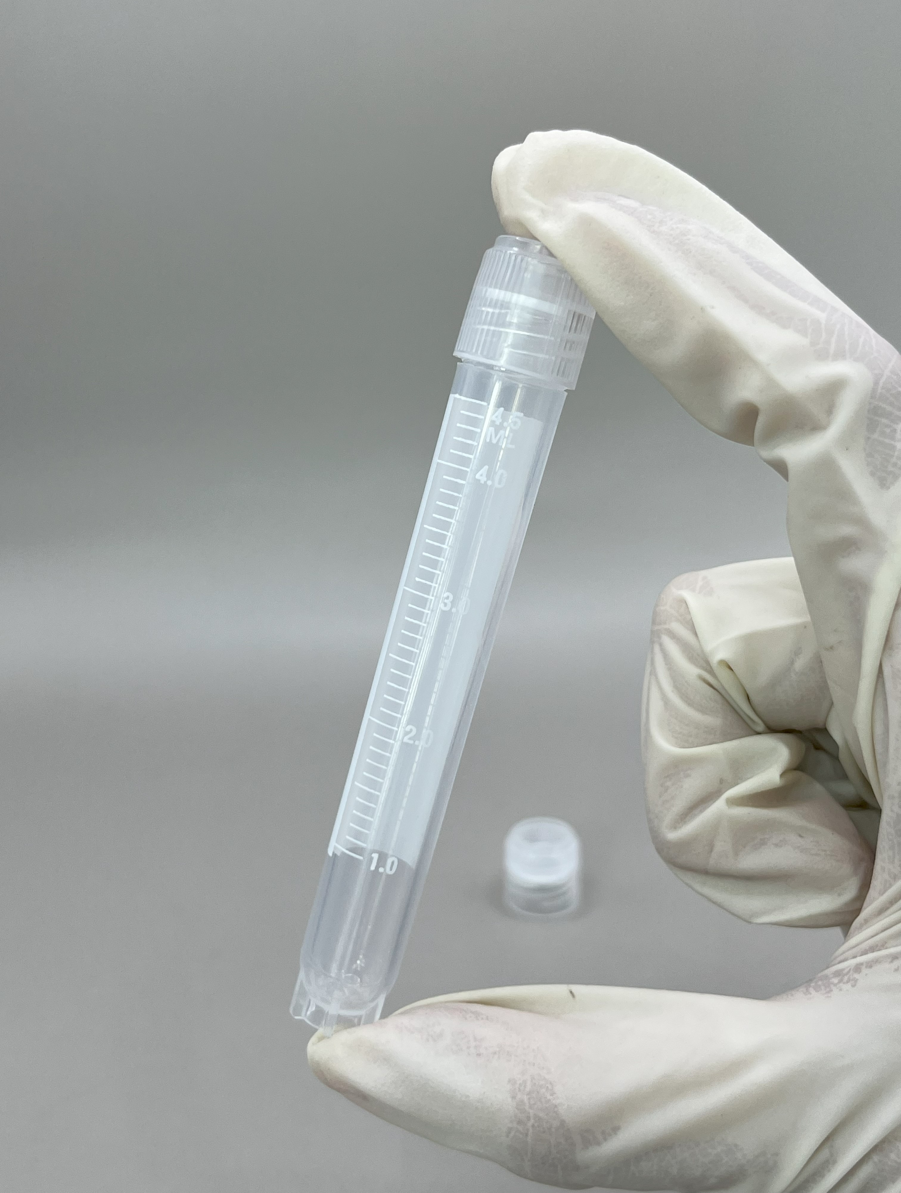 Cryotube Screw cap 2 ml , 3.6 ml , 5 ml ,( Free-standing ) , steriled ,Can Frozen - 196 ํC, หลอดเก็บตัวอย่างฝาเกลียว มีสเกล, แช่แข็งได้ -196 องศา ( ขายส่งยกลัง)