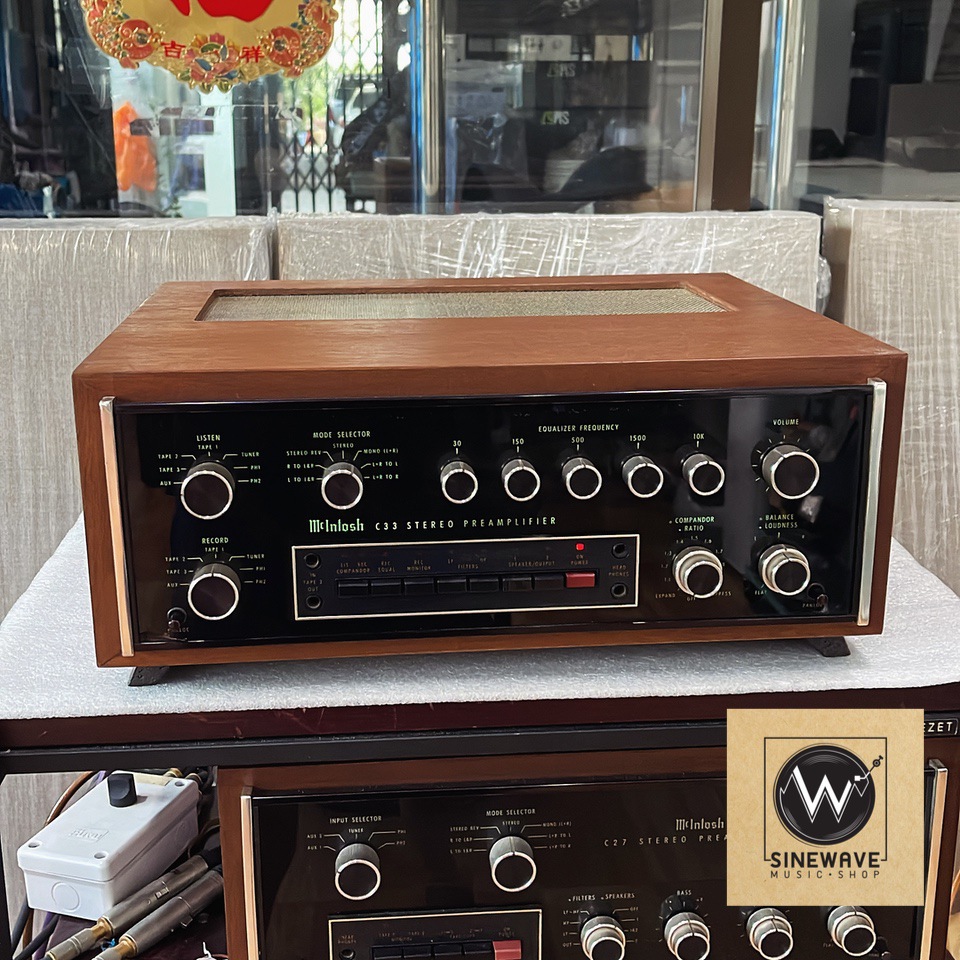 Pre Amp ยี่ห้อ Mcintosh รุ่น C33 (Made in USA)