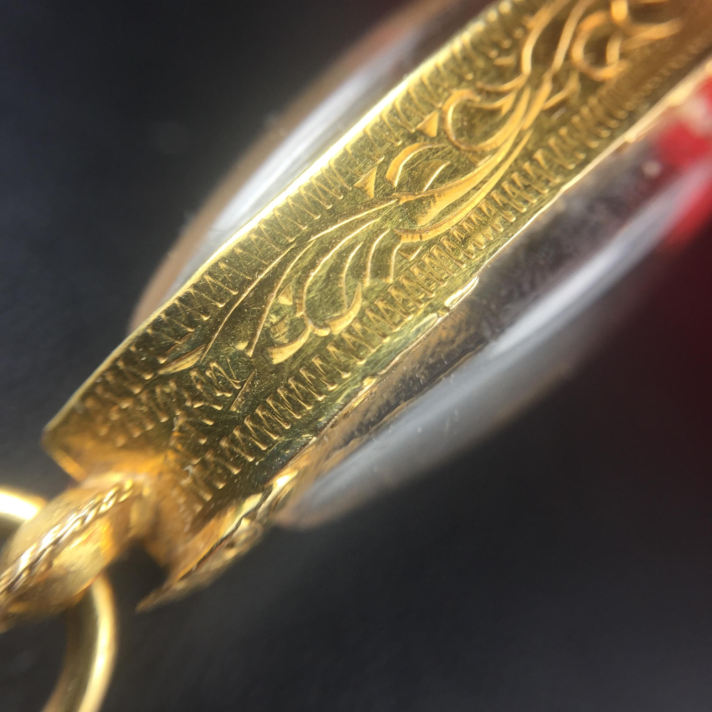 พระกริ่ง-พระชัยวัฒน์ ปวเรศ ปี2530 วัดบวรนิเวศราชวรวิหาร(องค์พระชัยวัฒน์เลี่ยมกรอบทองคำแท้)(ในหลวง ร.9 เสด็จเททอง)(บรรจุเส้นเกศาในหลวงรัชกาลที่9)พร้อมสูจิบัตรเดิมตอนจัดสร้าง(สภาพสวยครบสมบูรณ์) (องค์หน้าใหญ่)(องค์ทองทบ)แบบพิมพ์นิยมหายาก