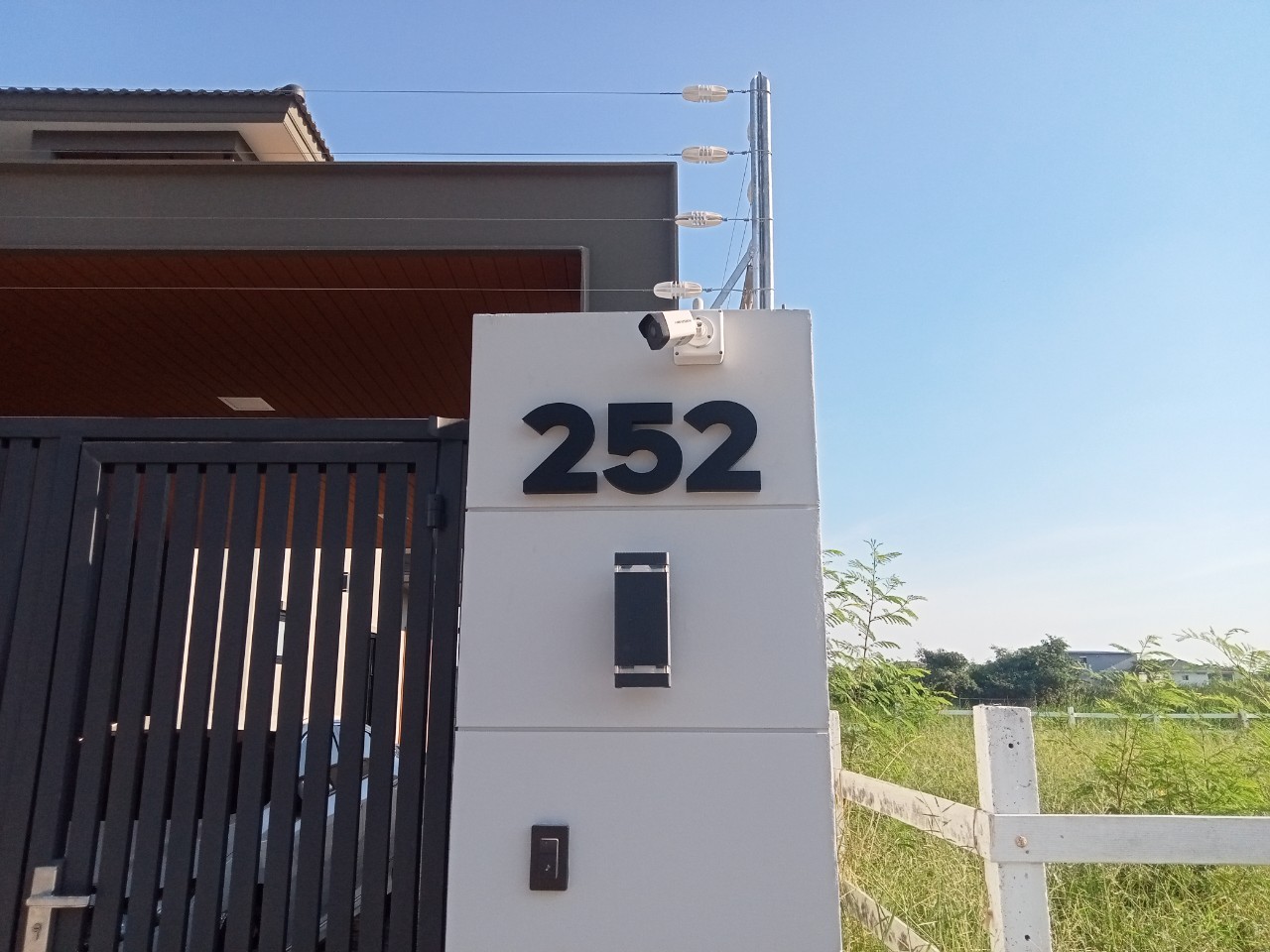 ป้ายตัวเลขบ้านเลขที่ 252