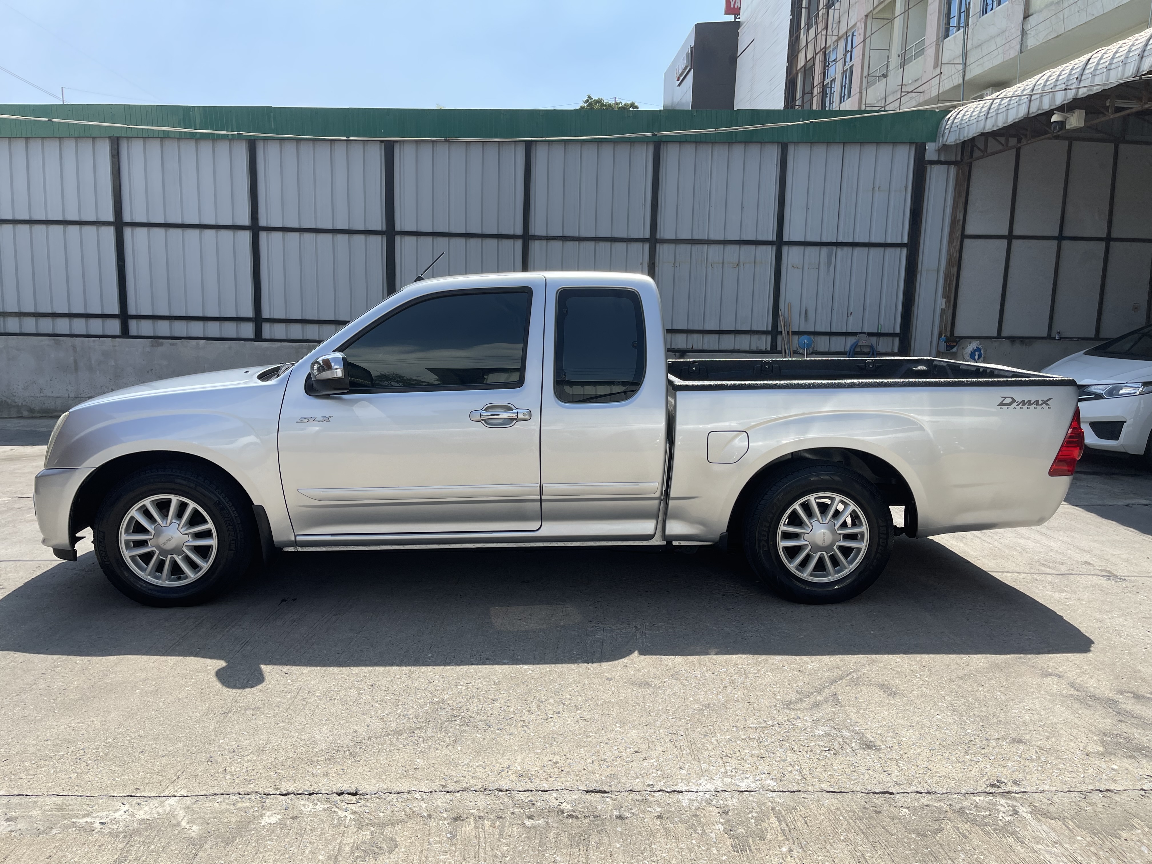 Isuzu Dmax Cab SLX 2.5 Abs Airbag Navi 2010 เงิน