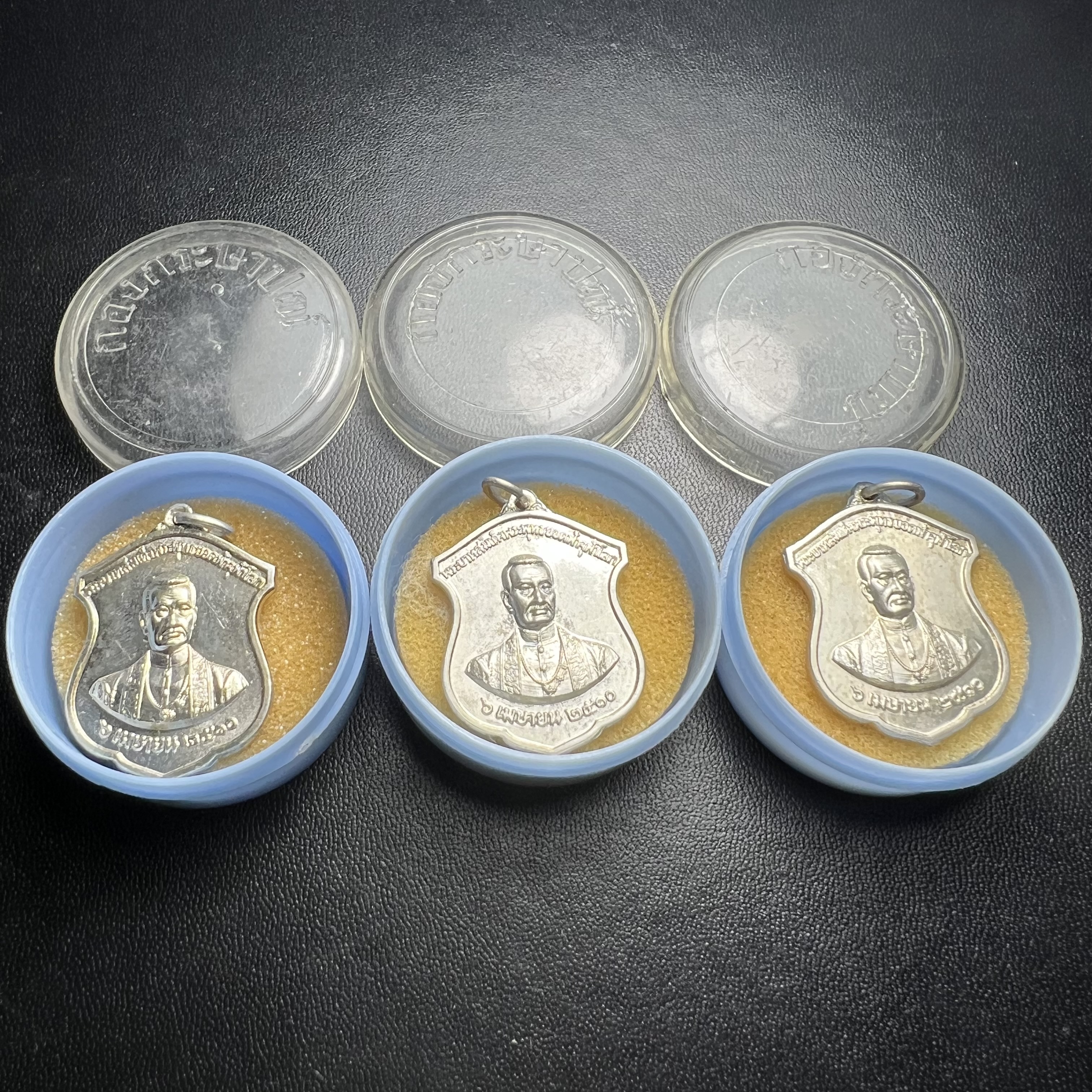 เหรียญพระบรมรูปพระบาทสมเด็จพระพุทธยอดฟ้าฯ(ร.1) วัดพระเชตุพนฯ ปี 2510 เนื้อเงินพร้อมกล่องบรรจุเดิมหายาก(ในหลวงรัชกาลที่9 เสด็จเททอง)