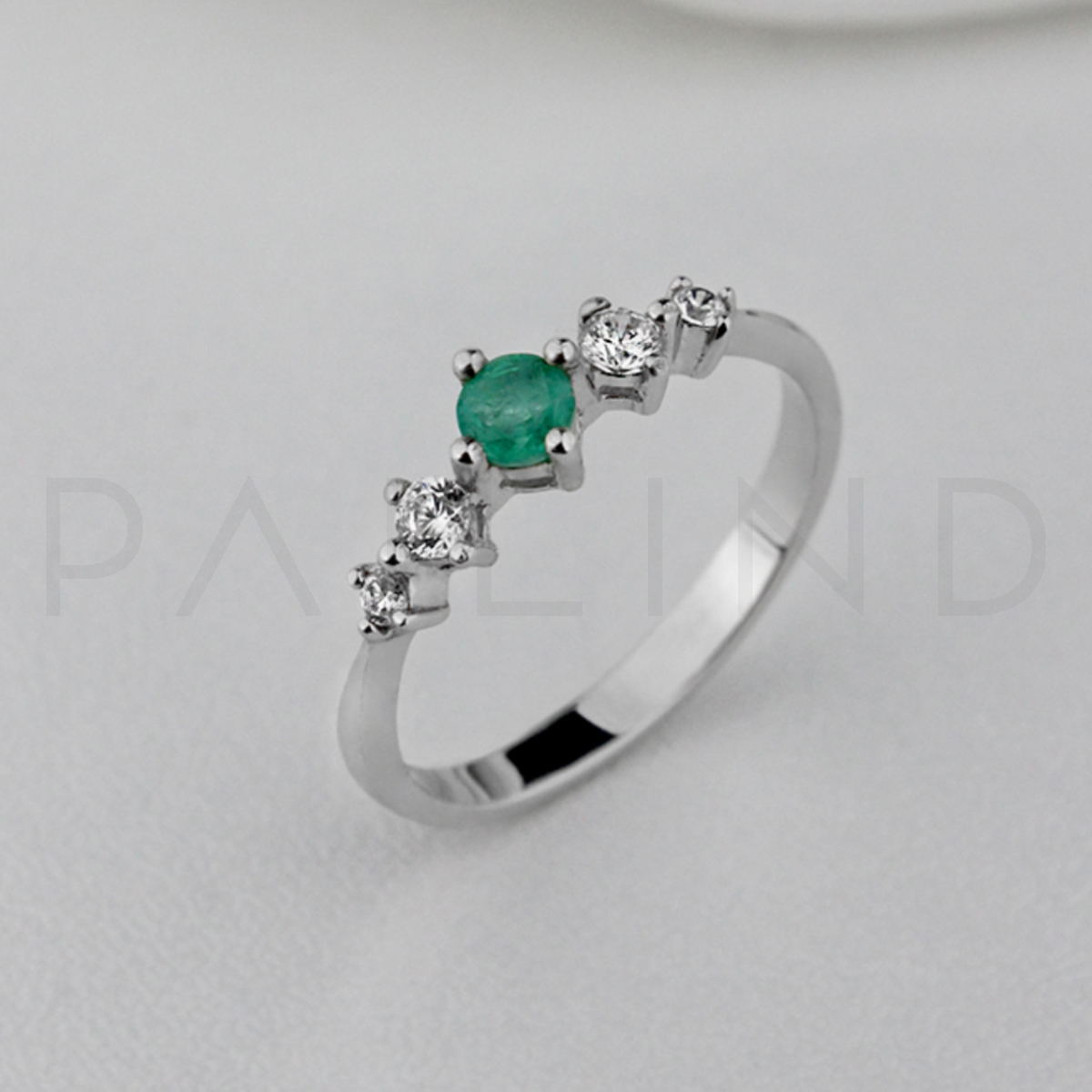 แหวนเงินชุบทองคำขาวฝังเพชรรัสเซียประดับ EMERALD