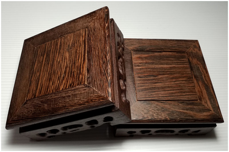 ฐานหรือกี๋ไม้ สี่เหลี่ยมเล็ก หน้าท๊อป 10cm อันละ