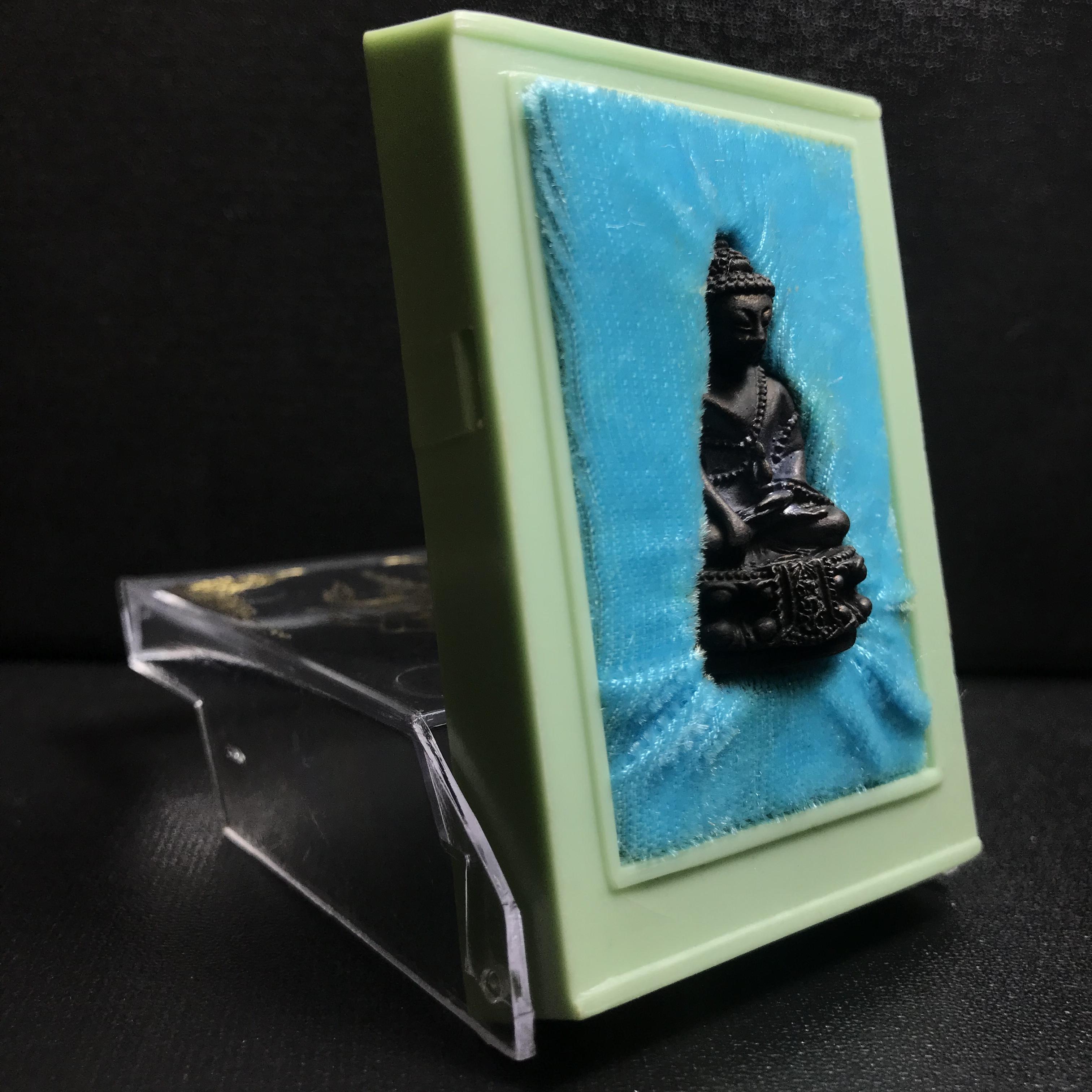 พระกริ่งคุ้มเกล้าฯ มหามงคล(วัตถุมงคล"คุ้มเกล้าฯ") ภปร. รพ.ภูมิพล เนื้อนวโลหะพิมพ์หน้าจีน (ในหลวงรัชกาลที่9เสด็จเททอง)(1ใน9720องค์)