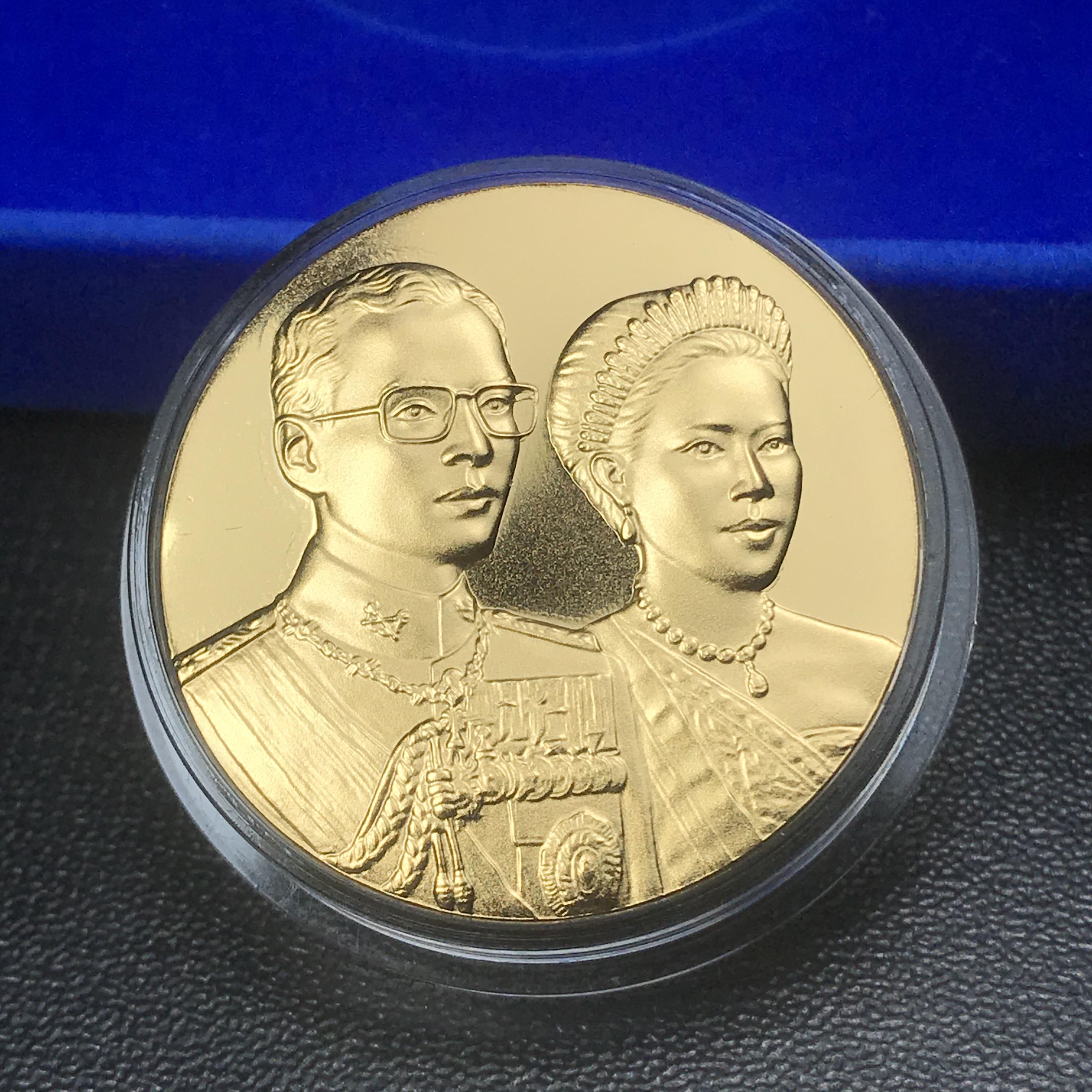 เหรียญสองพระองค์ในหลวง-พระราชินี พระราชทาน สภาพสวยกล่องบรรจุเดิม