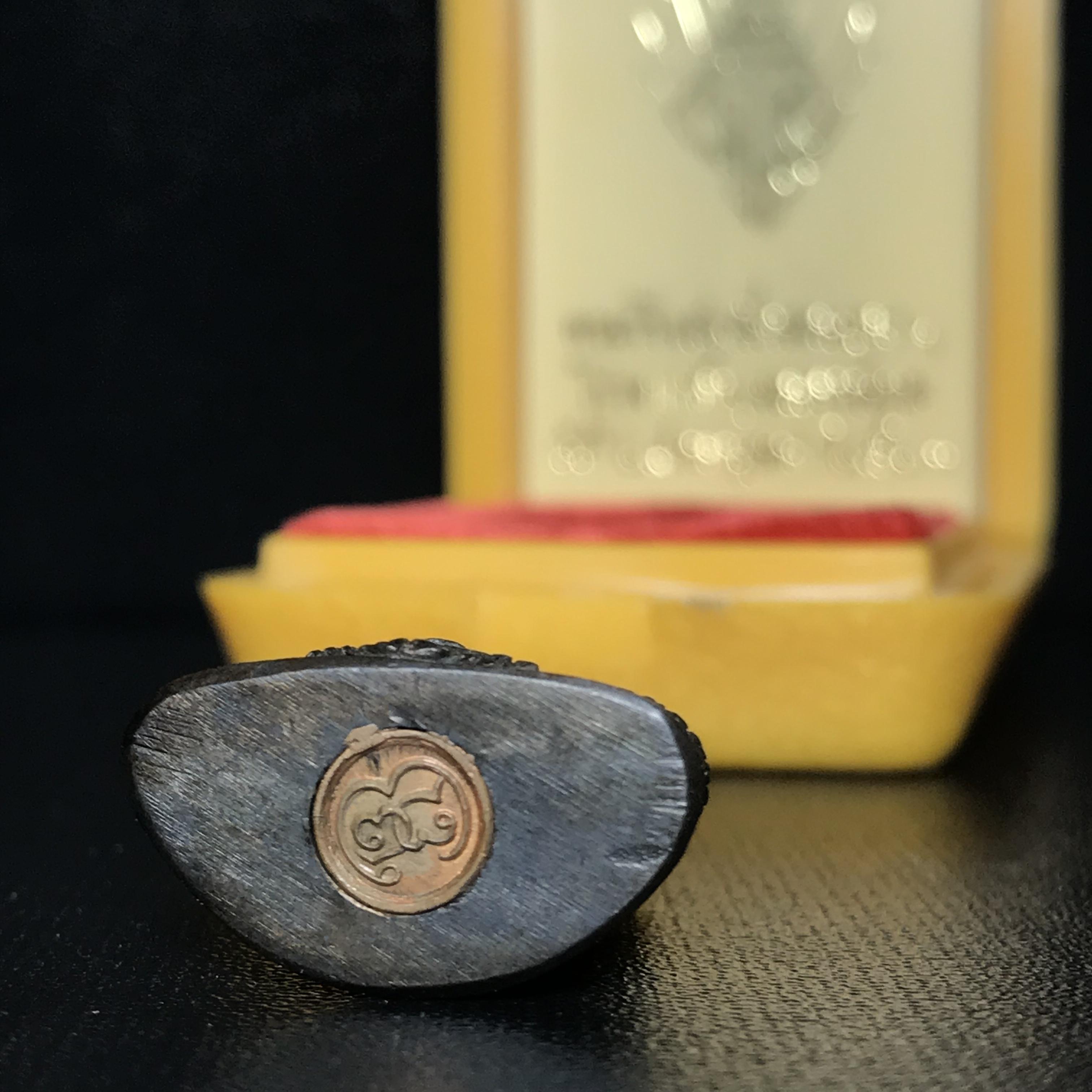 พระกริ่ง มวก(รุ่นแรก)พระราชทาน ปี2523 วัดบวรนิเวศ เนื้อนวโลหะกล่องบรรจุเดิม(หลวงปู่โต๊ะปลุกเสก)