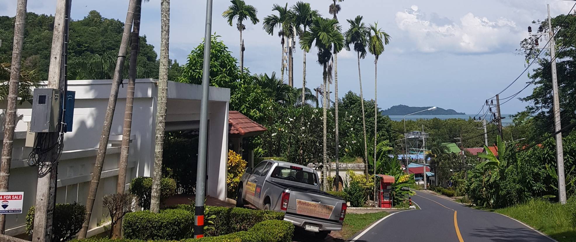 For Sale : Thalang-Yamu Luxury Pool Villa 3 Bedrooms 3 Bathrooms