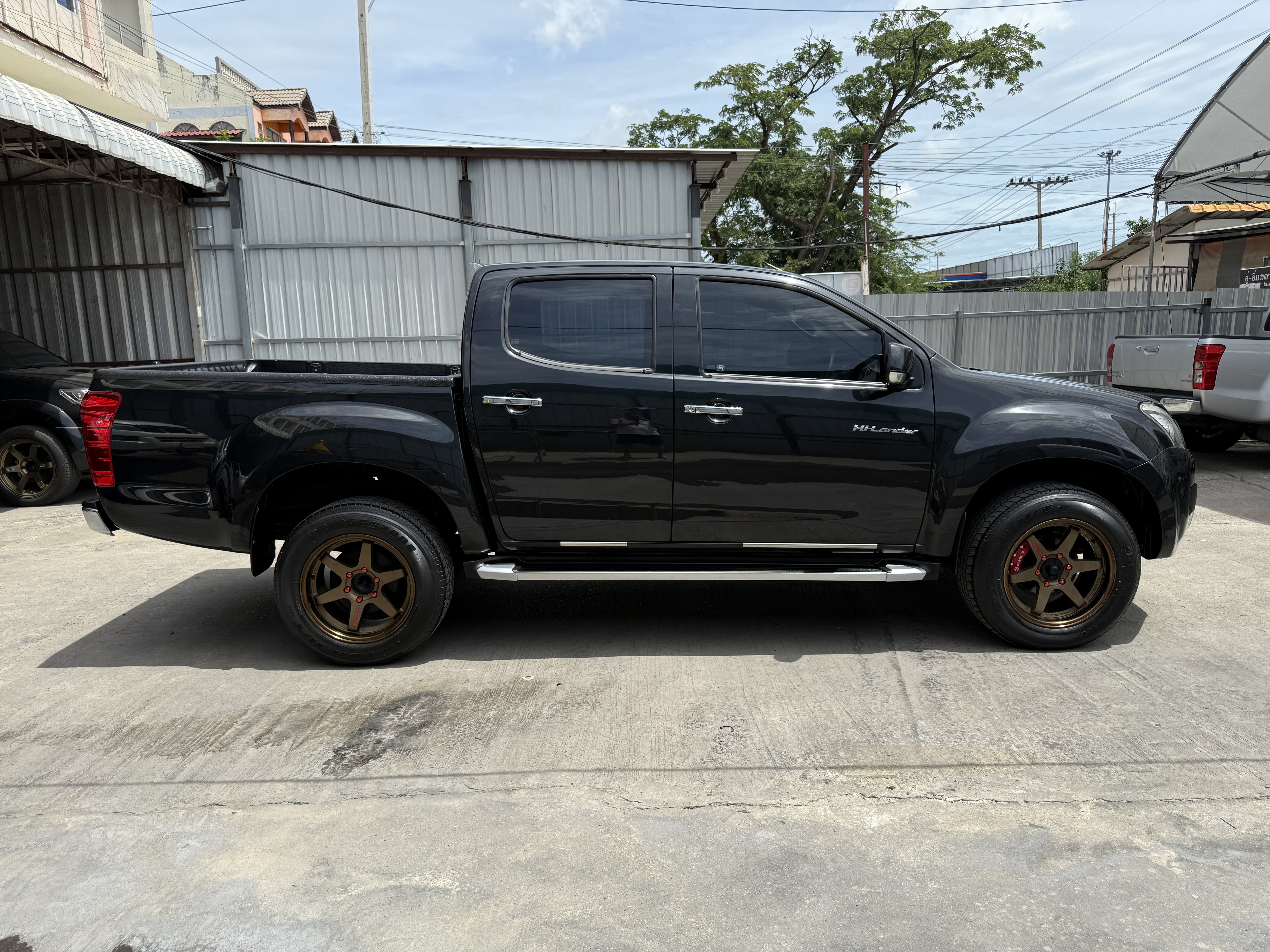 Isuzu Dmax All New 4ประตู Hilander 2.5 Vgs Z Dvd 2013 ดำ