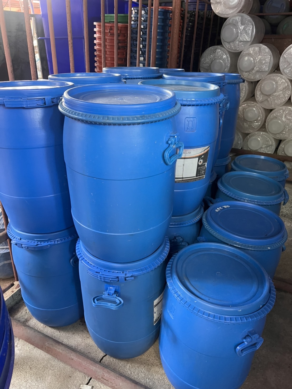 ถังหมัก 50 ลิตร มีหู ฝาเข็มขัดล็อค มือ 2