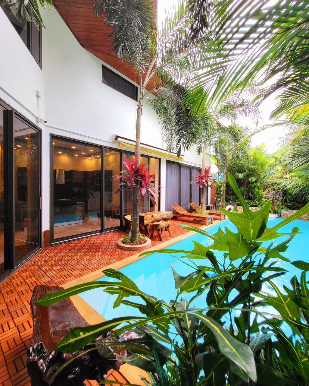 For Rent : Rawai, Naiharn Private Pool Villa, 3 bedrooms 4 Bathrooms