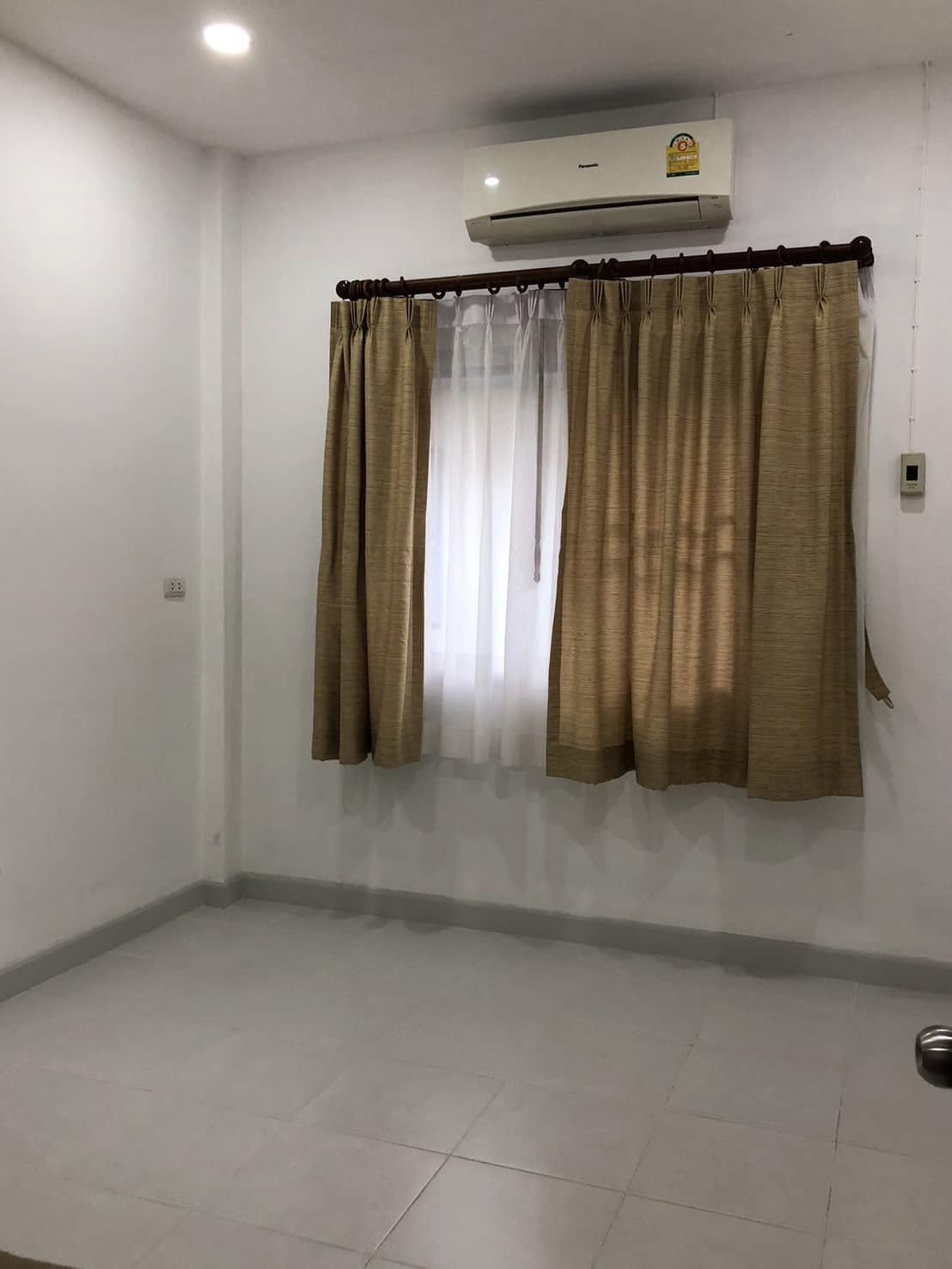 For Rent : Wichit, 2-story townhome, 3 bedrooms 3 bathrooms