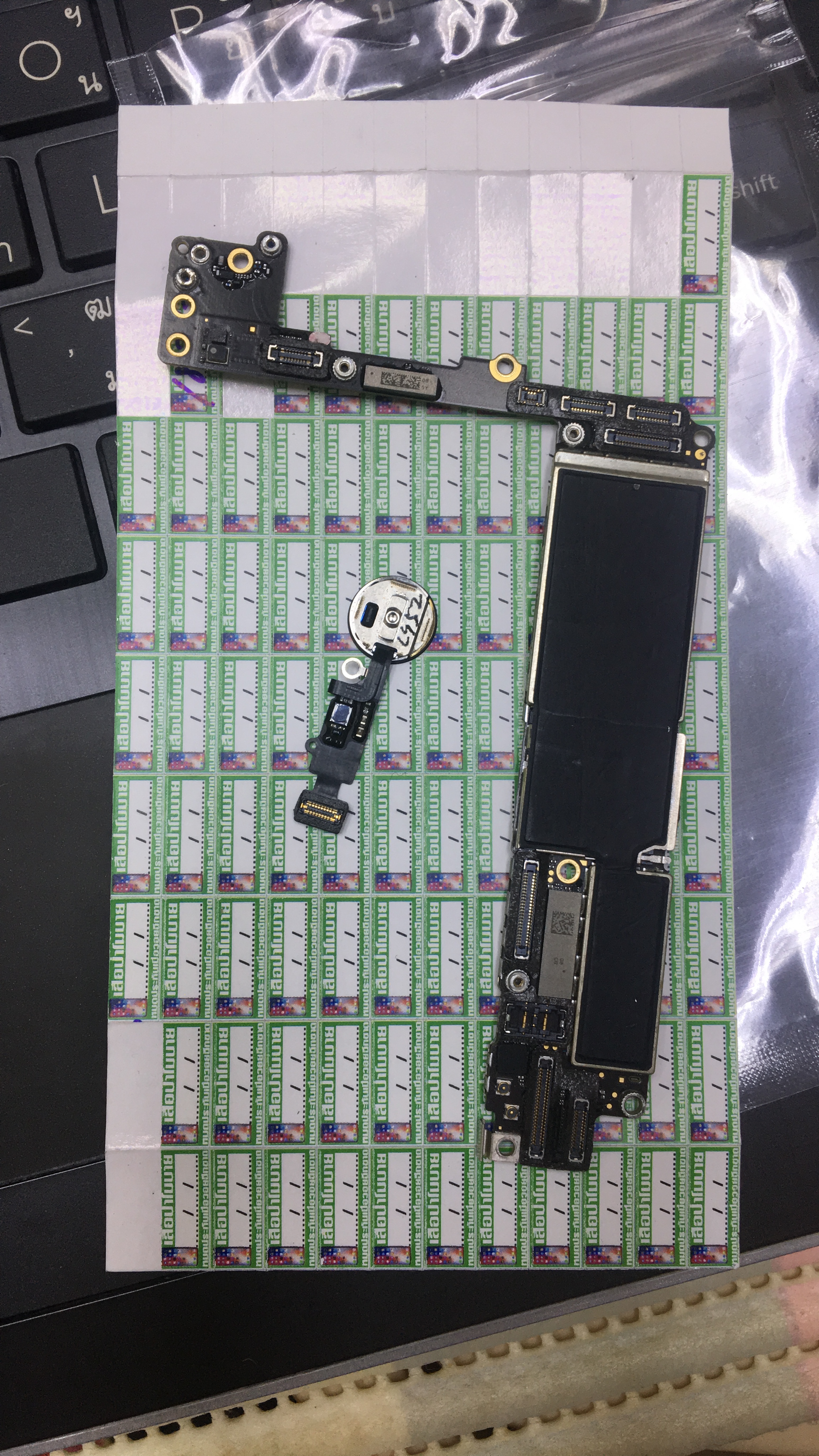 ราคาบอร์ดไอโฟน7 plus (128g)สแกนนิ้วมือได้