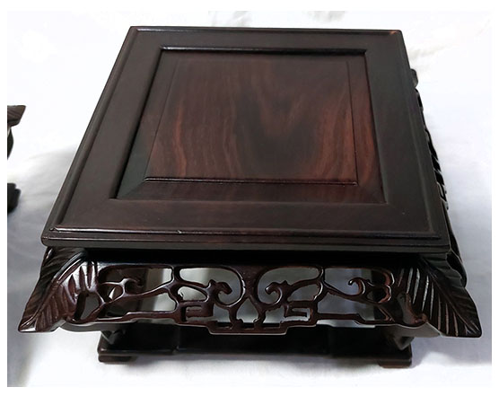 กี๋หรือฐานไม้สไตล์จีน สำหรับวางของตั้งโชว์ ท๊อป11.5cmx11.5cm ตัวละ
