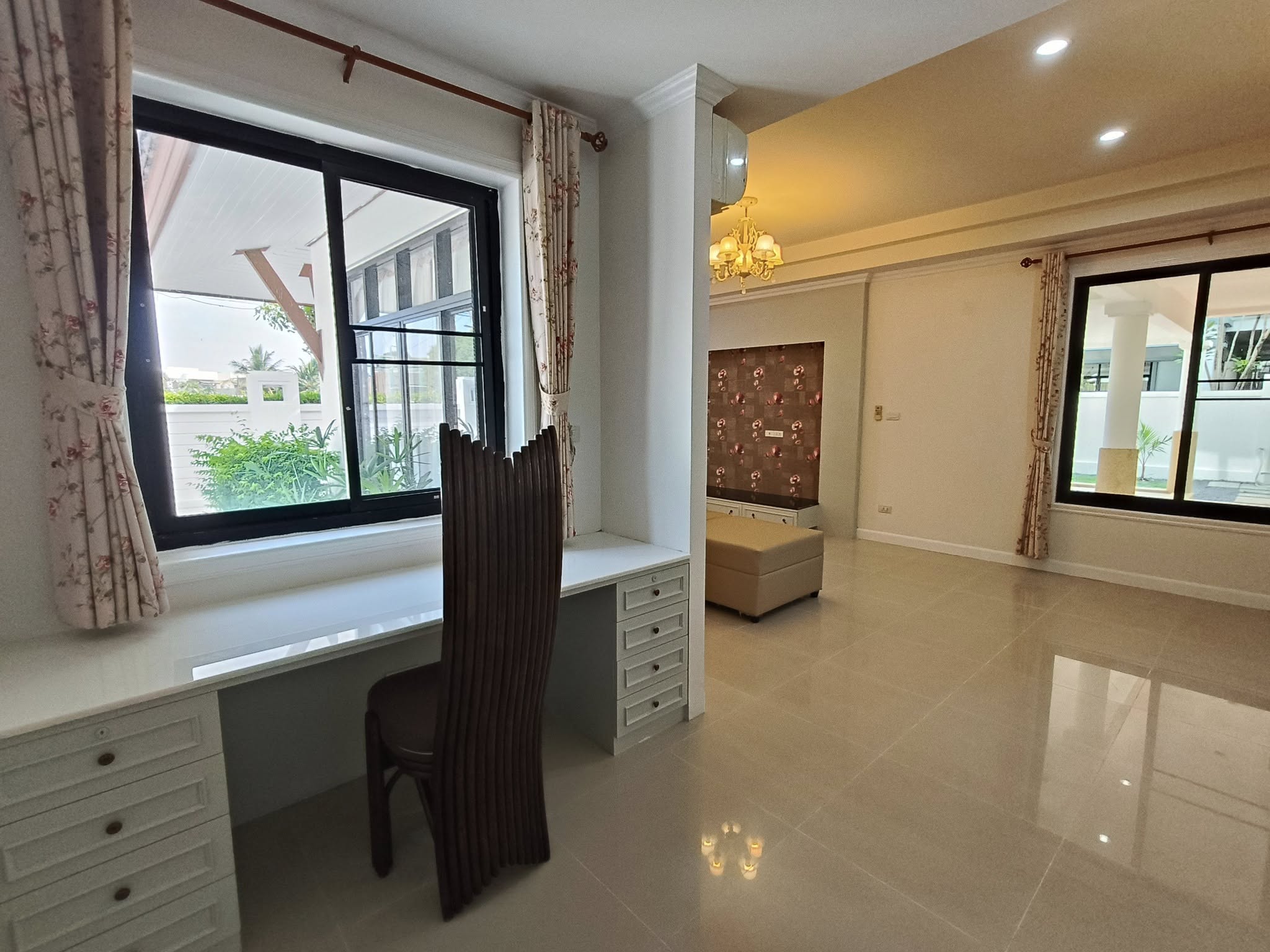 For Rent : Chalong, Private Pool Villa, 3 bedrooms 5 bathrooms