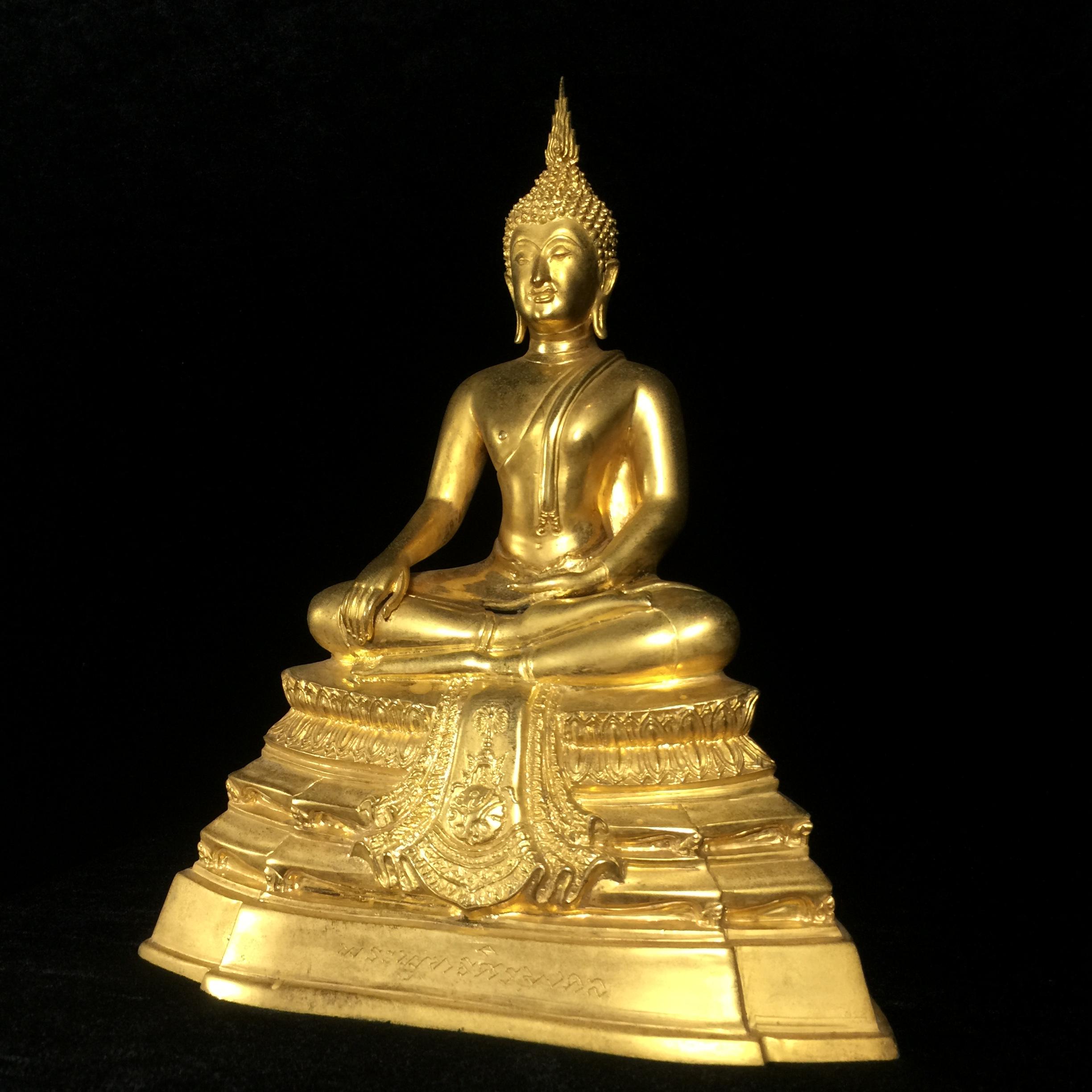 พระบูชาพระพุทธศิรมงคล ภปร. วัตถุมงคลคุ้มเกล้าปี2524 ของมูลนิธิคุ้มเกล้า โรงพยาบาลภูมิพลจัดสร้าง ขนาดหน้าตัก5นิ้ว(ในหลวงรัชกาลที่9 ทรงจุดไฟพระฤกษ์และเททอง พิธีใหญ่)ยอดนิยมหายาก