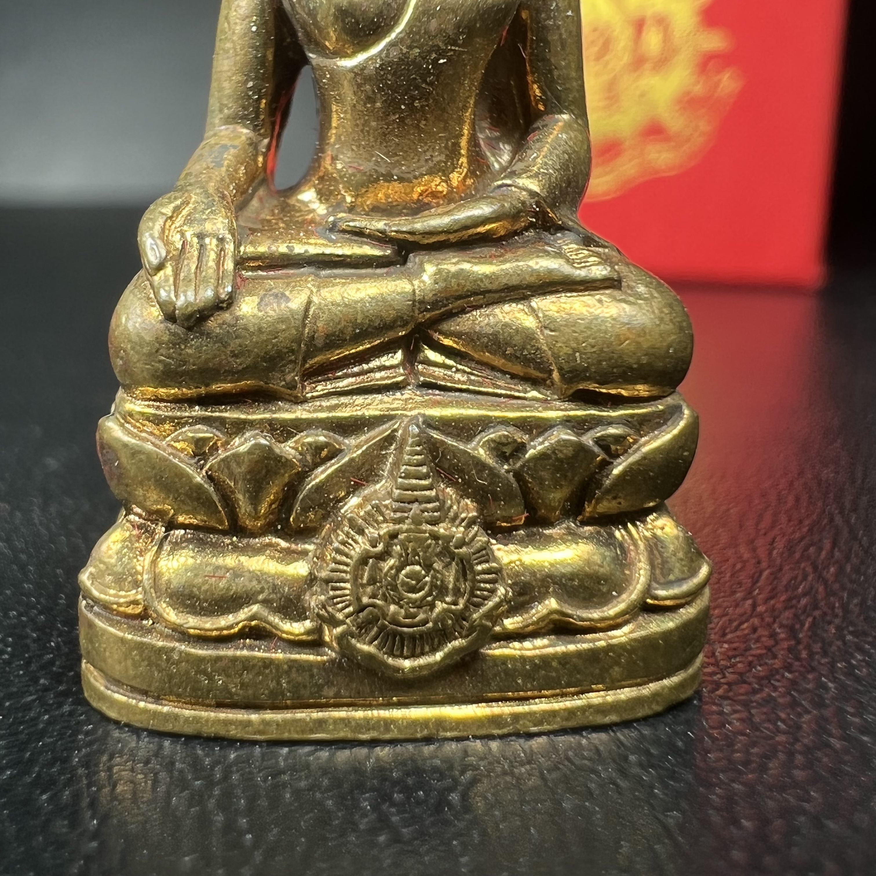 พระกริ่งไพรีพินาศ เฉลิมพระเกียรติ พระบาทสมเด็จพระเจ้าอยู่หัวรัชกาลที่9 พระชนมพรรษา 6 รอบ ปี2542เนื้อสัมฤทธิ์(บรรจุเหล็กไหล)ดีนอก-ดีใน(องค์นี้เป็นเนื้อสัมฤทธิ์ พิเศษกรรมการ ตอก 2 โค๊ต หมายเลข ๒๓๕๗)หายาก