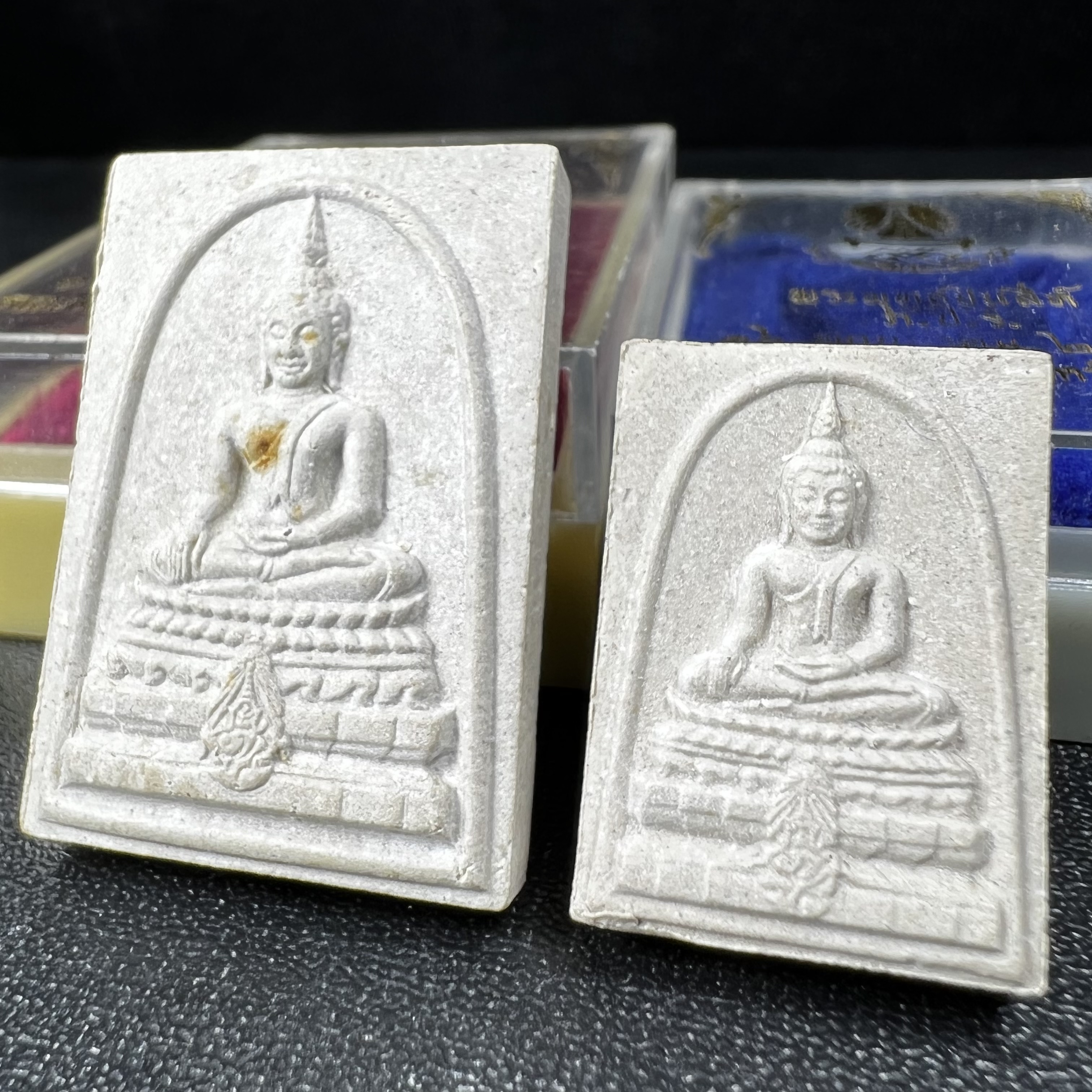 พระพุทธชินสีห์ ภปร. ทันโต เสฏโฐ ปี2533 (พิมพ์ใหญ่+พิมพ์เล็ก) บรรจุพระทนต์ในหลวง รุ่นเดียวในประวัติศาสตร์ ****รุ่นนี้ขอแนะนำ****