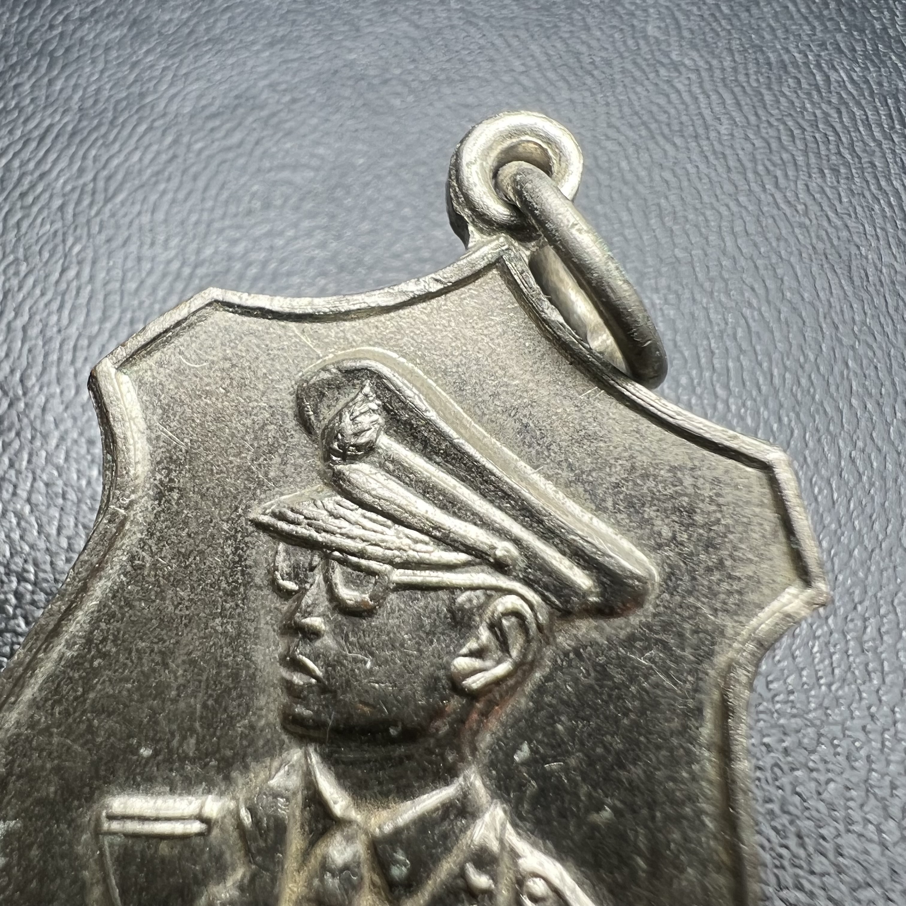 เหรียญในหลวงรัชกาลที่9 รุ่นจอมทัพไทย ปี2507 เจ้าคุณนรฯ วัดเทพศิรินทร์ อธิษฐานจิตปลุกเสก เนื้ออัลปาก้าชุบนิเกิ้ล