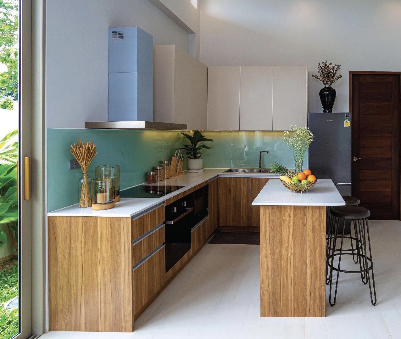 For Rent : Rawai, Luxury Private Pool Villa, 2 bedrooms 2 Bathrooms, Pool view.