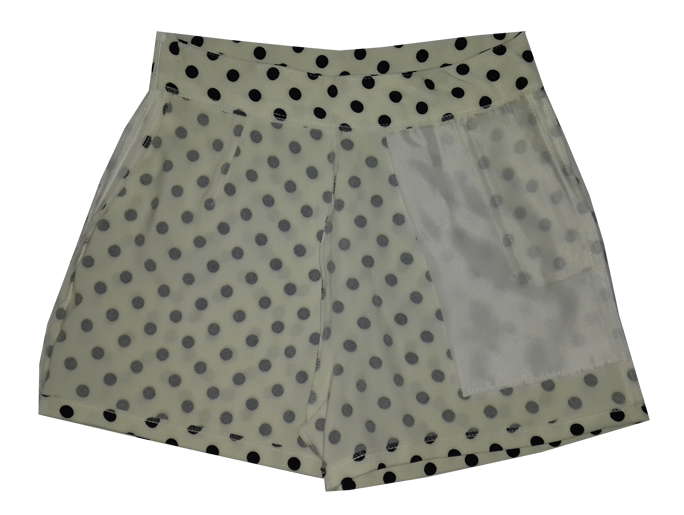 กางเกงขาสั้นเอวสูงผ้าฮานาโกะลายจุดดำพื้นขาว กระเป๋าขวาซิปซ้าย Size S M L XL