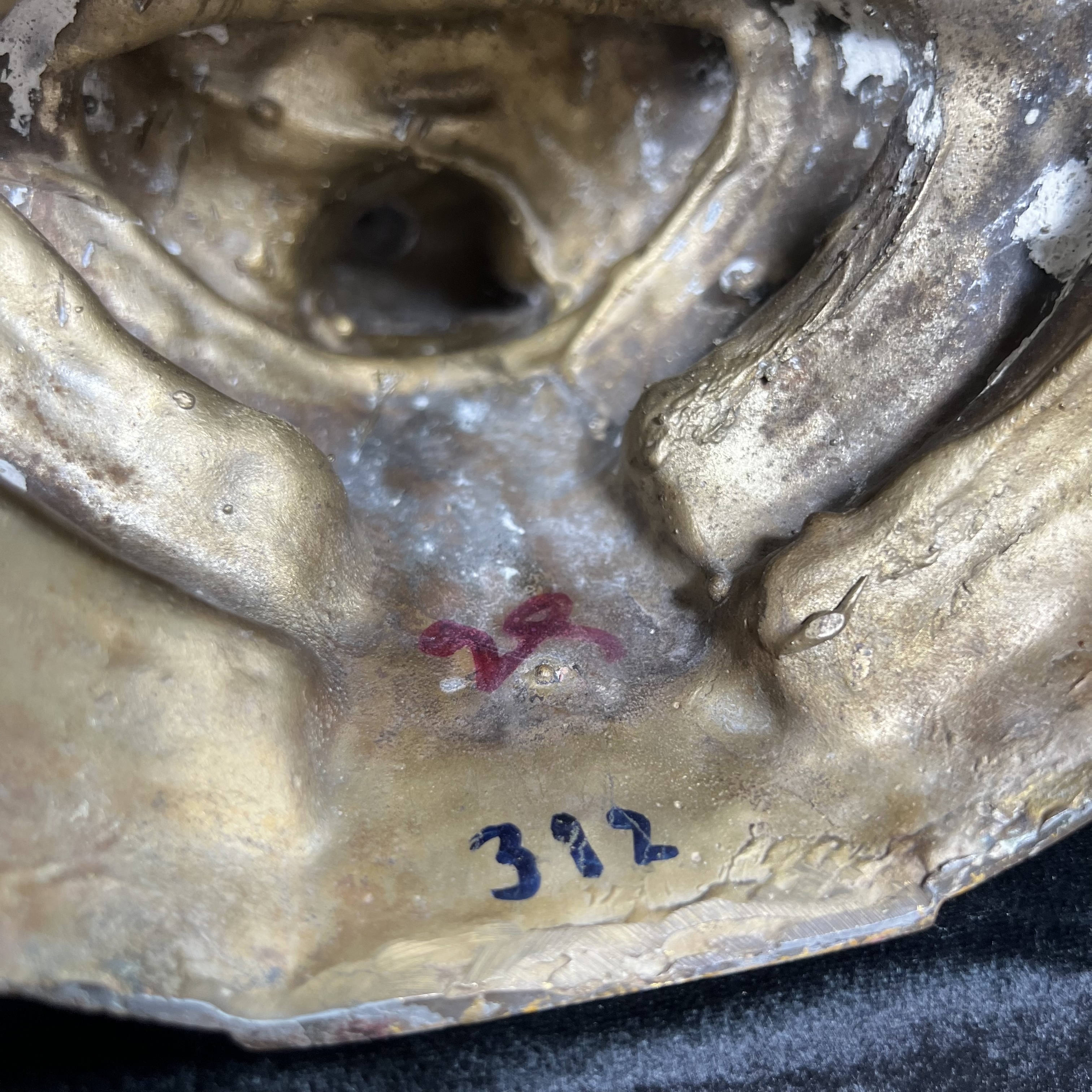 พระพุทธมหามณีรัตนปฏิมากร (จำลอง)พระแก้วมรกต วัดพุทธไทยถาวรวนาราม นครนิวยอร์ก ตรา ภปร. 6รอบ 72พรรษา ในหลวงรัชกาลที่9 ปี2542 ขนาดบูชาหน้าตัก 5นิ้ว หล่อเนื้อโลหะ(ในหลวงรัชกาลที่9 เสด็จเจิมพระสุหร่าย)(1ใน999องค์)