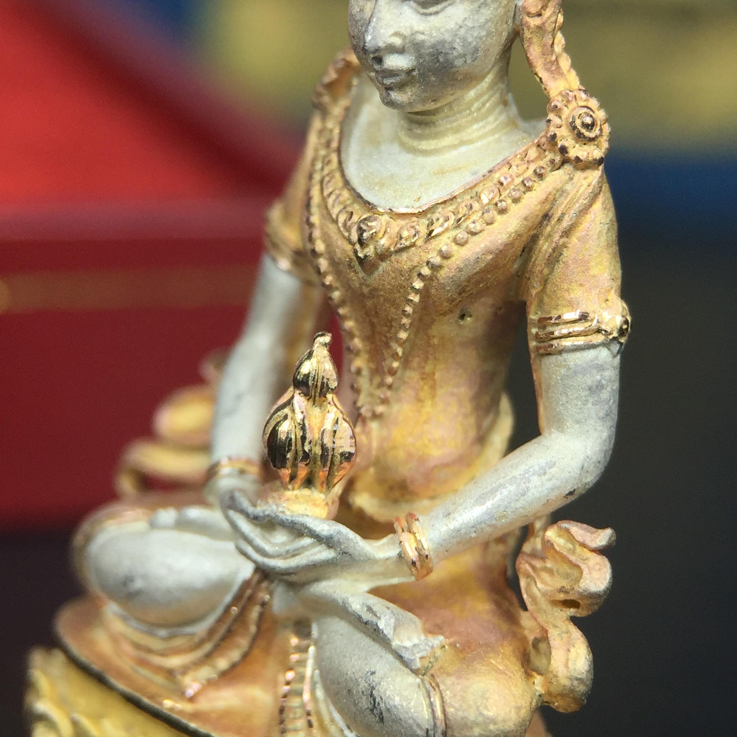 พระกริ่งอวโลกิเตศวร ( เจ้าแม่กวนอิม ) วัดโพธิ์แมนคุณาราม เนื้อเงิน 3 กษัตริย์ พ่นทราย รุ่นอุดมโภคทรัพย์ พ.ศ.2539(พร้อมกล่องบรรจุการ์ดใบรับรองเดิมครบ) (อีกหนึ่งรุ่นยอดนิยม พุทธศิลป์สวยงดงาม)