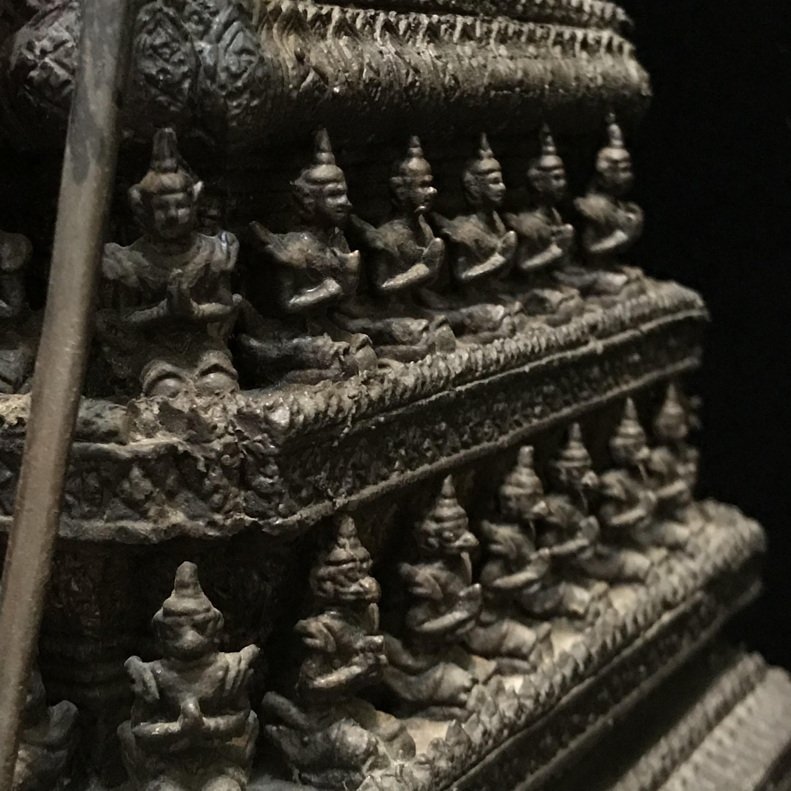 พระบรมรูปพระบาทสมเด็จพระเจ้าอยู่หัวรัชกาลที่9(นั่งบัลลังก์) กระทรวงมหาดไทยจัดสร้าง ปี2539(นิยม)