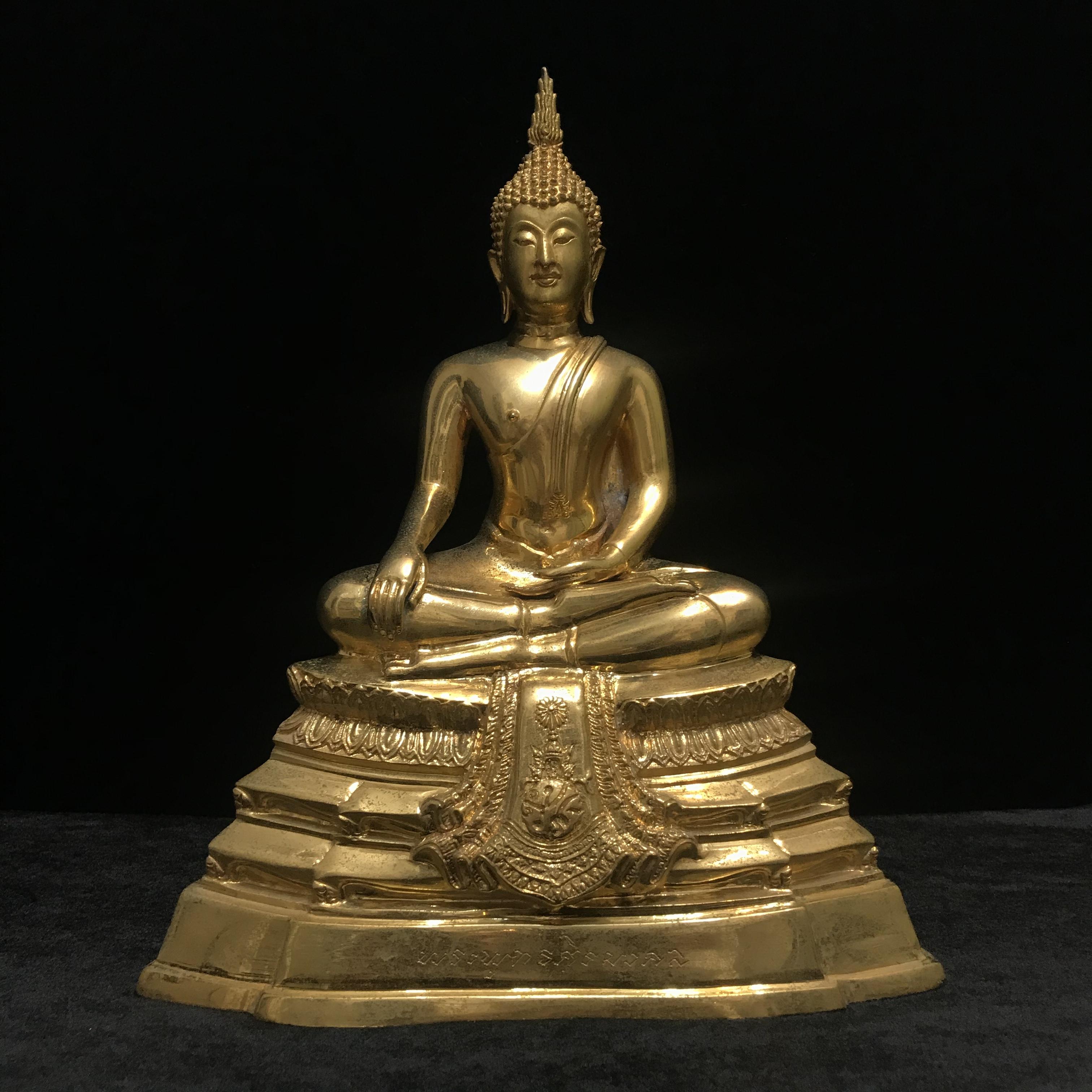 พระบูชาพระพุทธศิรมงคล ภปร. วัตถุมงคลคุ้มเกล้าปี2524 ของมูลนิธิคุ้มเกล้า โรงพยาบาลภูมิพลจัดสร้าง ขนาดหน้าตัก5นิ้ว(ในหลวงรัชกาลที่9 ทรงจุดไฟพระฤกษ์และเททอง)