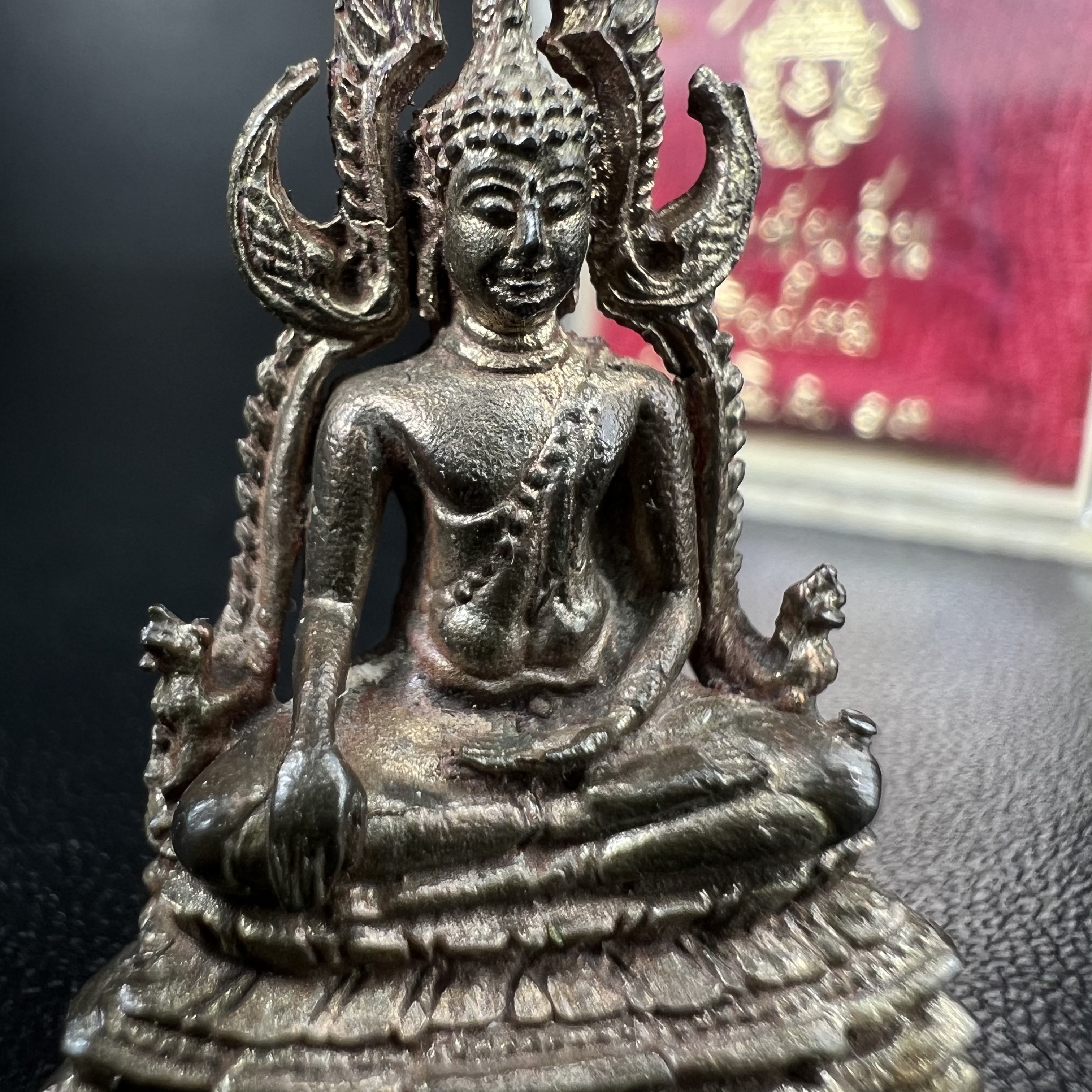 พระพุทธชินราช วัดพันอ้น จ.เชียงใหม่ ปี 2513 เนื้อนวโลหะ สภาพสวยจัดกล่องครบ(1ใน 2513 องค์)(พระดี ปีลึก พิธีใหญ่ เกจิในยุคร่วมปลุกเสก นิยม)อีกหนึ่งผลงานที่นายช่างเกษม มงคลเจริญ เป็นผู้ ออกแบบ และ แกะบล็อกพิมพ์ หลวงปู่โต๊ะ วัดประดู่ฉิมพลี ร่วมปลุกเสก