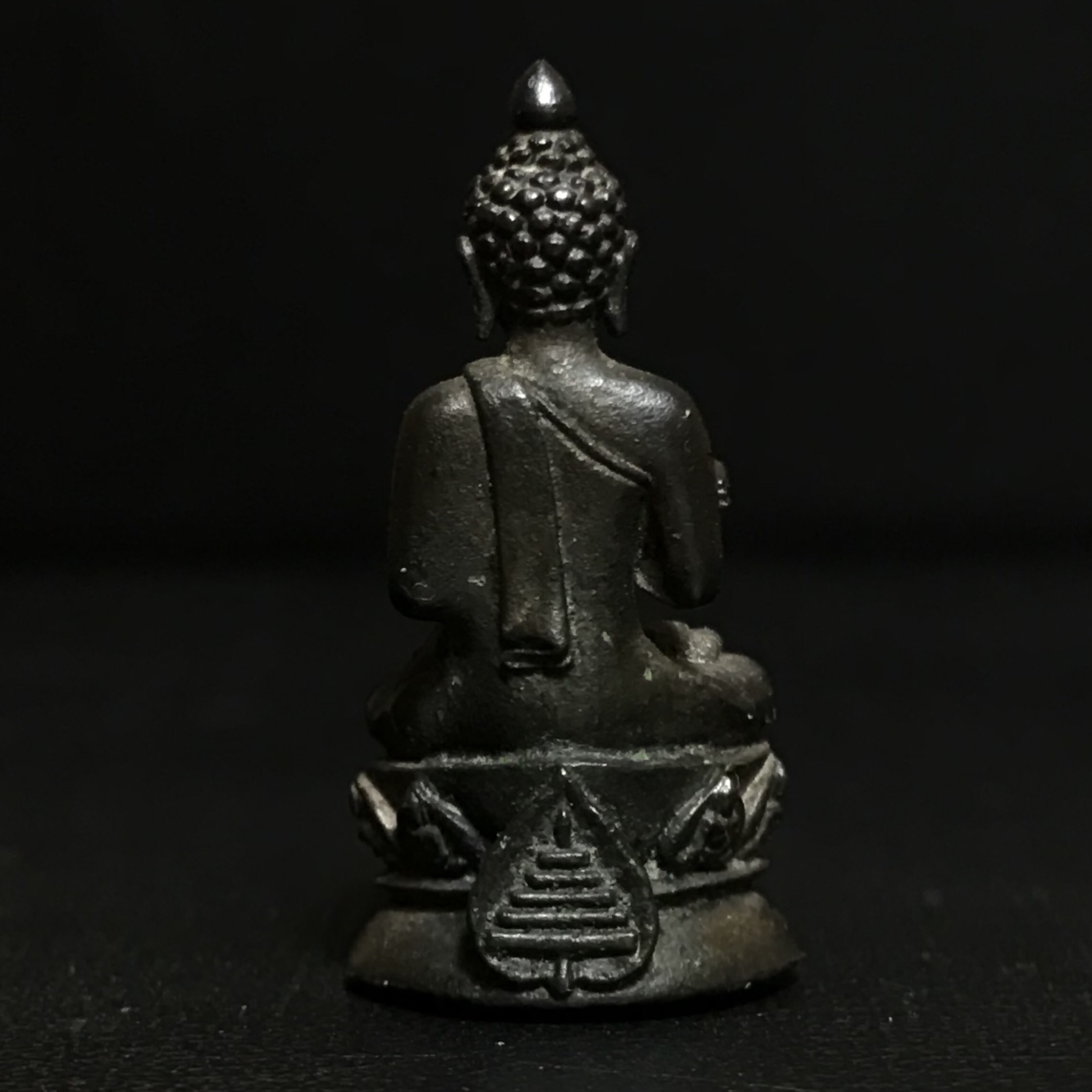 พระกริ่งปรมานุชิตชิโนรส วัดพระเชตุพนวิมลมังคลาราม(วัดโพธิ์) ปี2533 เนื้อนวโลหะ ( ในหลวงรัชกาลที่9เสด็จเททอง)