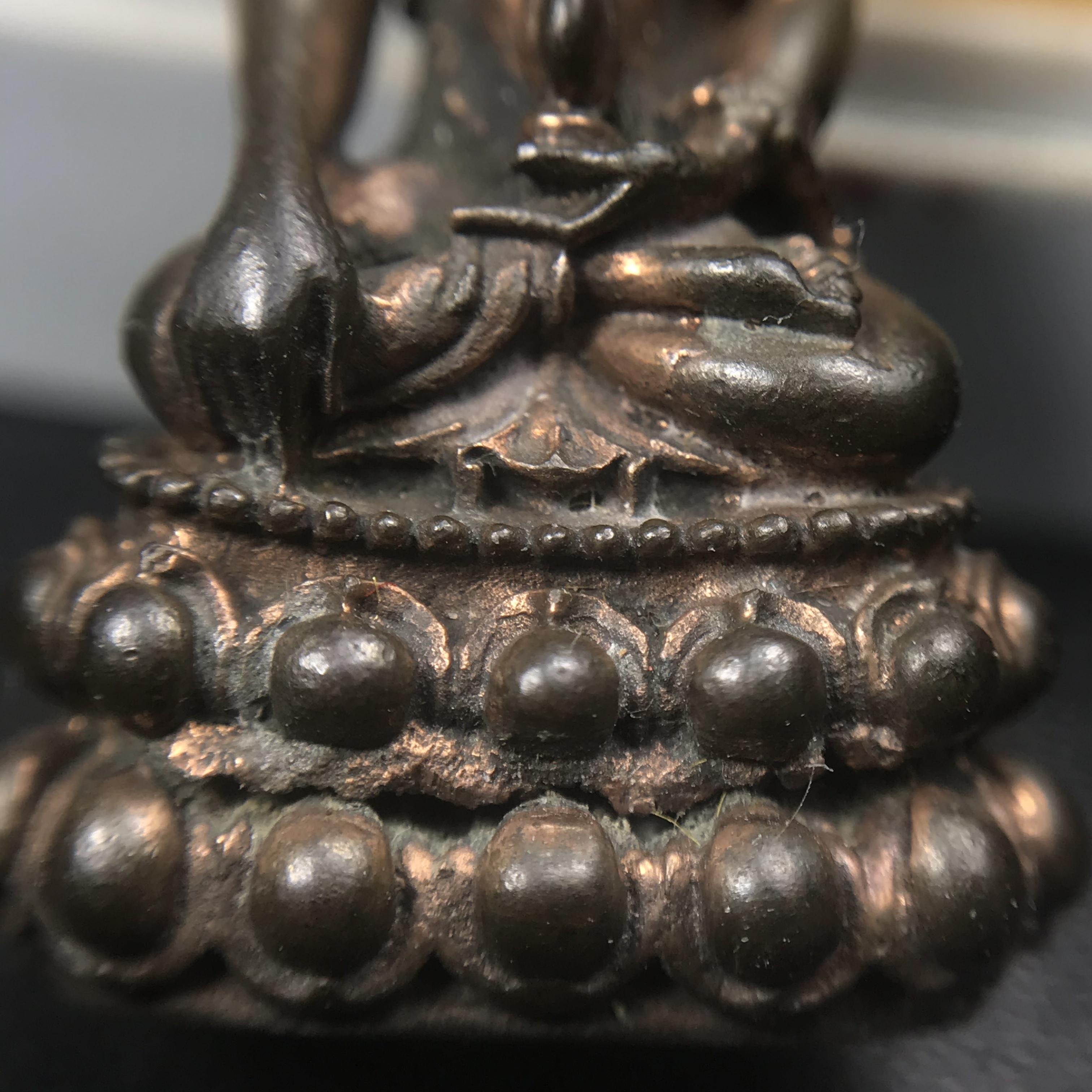 พระกริ่งภูริทัตโต (หลวงปู่มั่น ภูริทัตโต) เนื้อนวโลหะ ปี 2520 สุดยอดพระเกจิสายวิปัสสนากรรมฐานปลุกเสก (สมเด็จพระญาณสังวรเป็นประธานเททอง)(สภาพสวยครบกล่องเดิม)