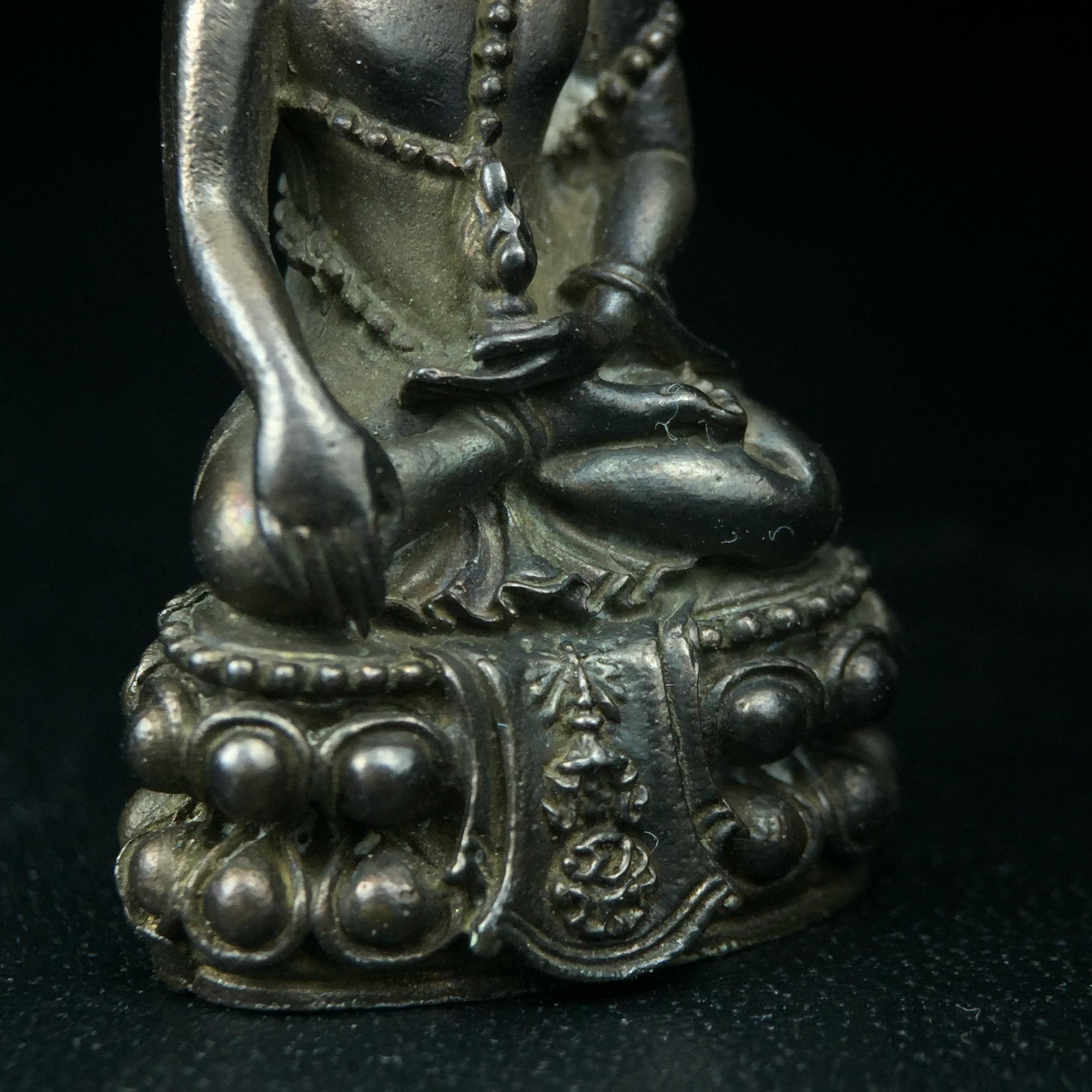 พระกริ่งศิรากาศ ภปร.(พระกริ่งคุ้มเกล้า)วัตถุมงคล"คุ้มเกล้าฯ" มูลนิธิ “คุ้มเกล้า” ในพระบรมราชูปถัมภ์ จัดสร้าง โรงพยาบาลภูมิพล เนื้อนวโลหะ(พิมพ์หน้าไทย)(ในหลวงรัชกาลที่9เสด็จเททอง)(พิธีใหญ่)(นิยม)