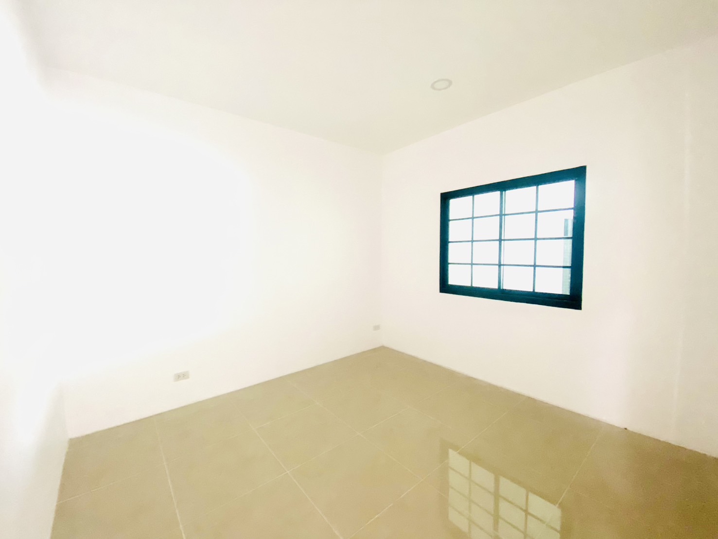 For Sale : Pasak, Luxury townhome, English style, 2 Bedrooms 1 Bathrooms
