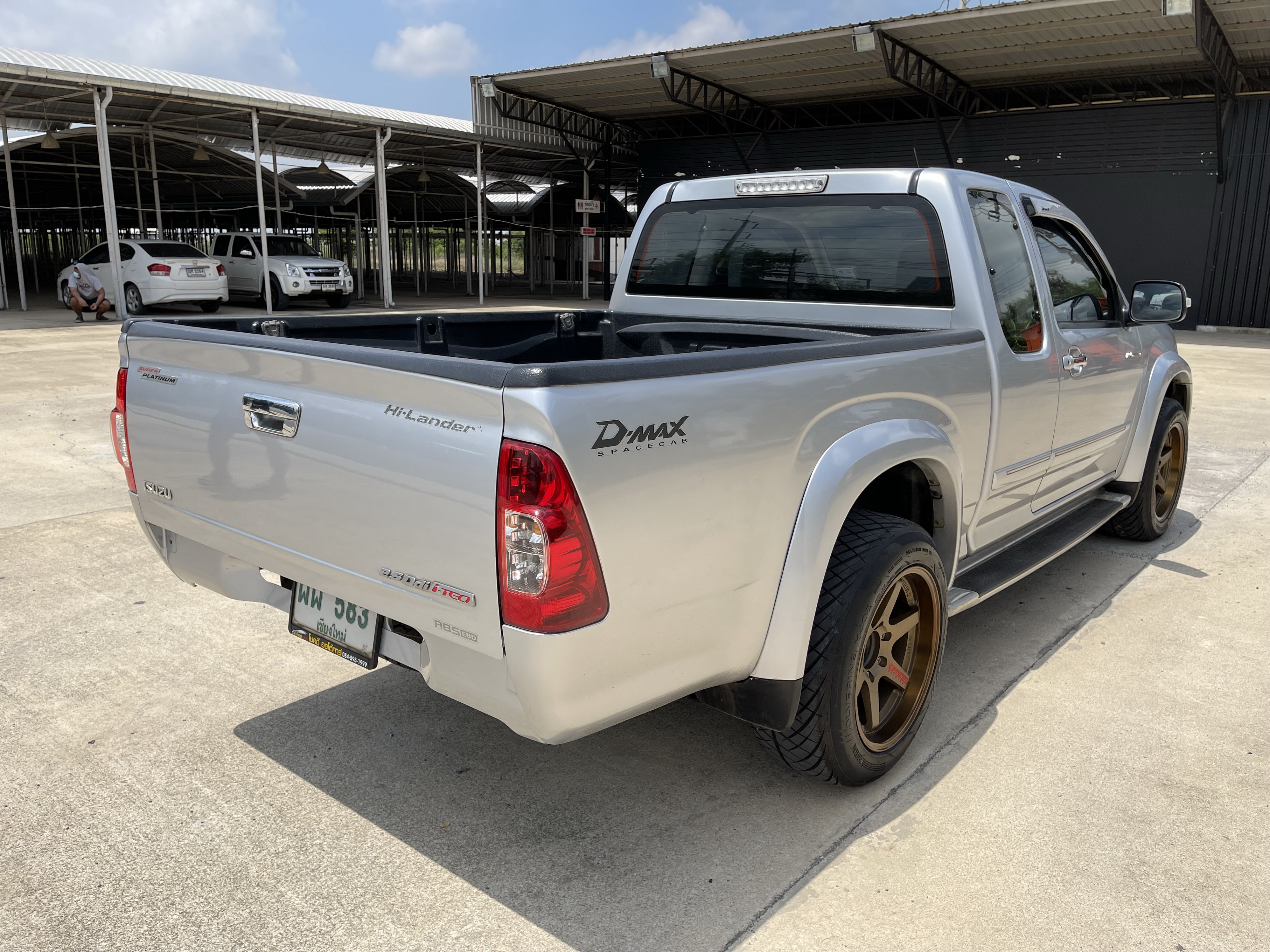 Isuzu Dmax Cab Hilander 2.5 Abs 2010 เงิน