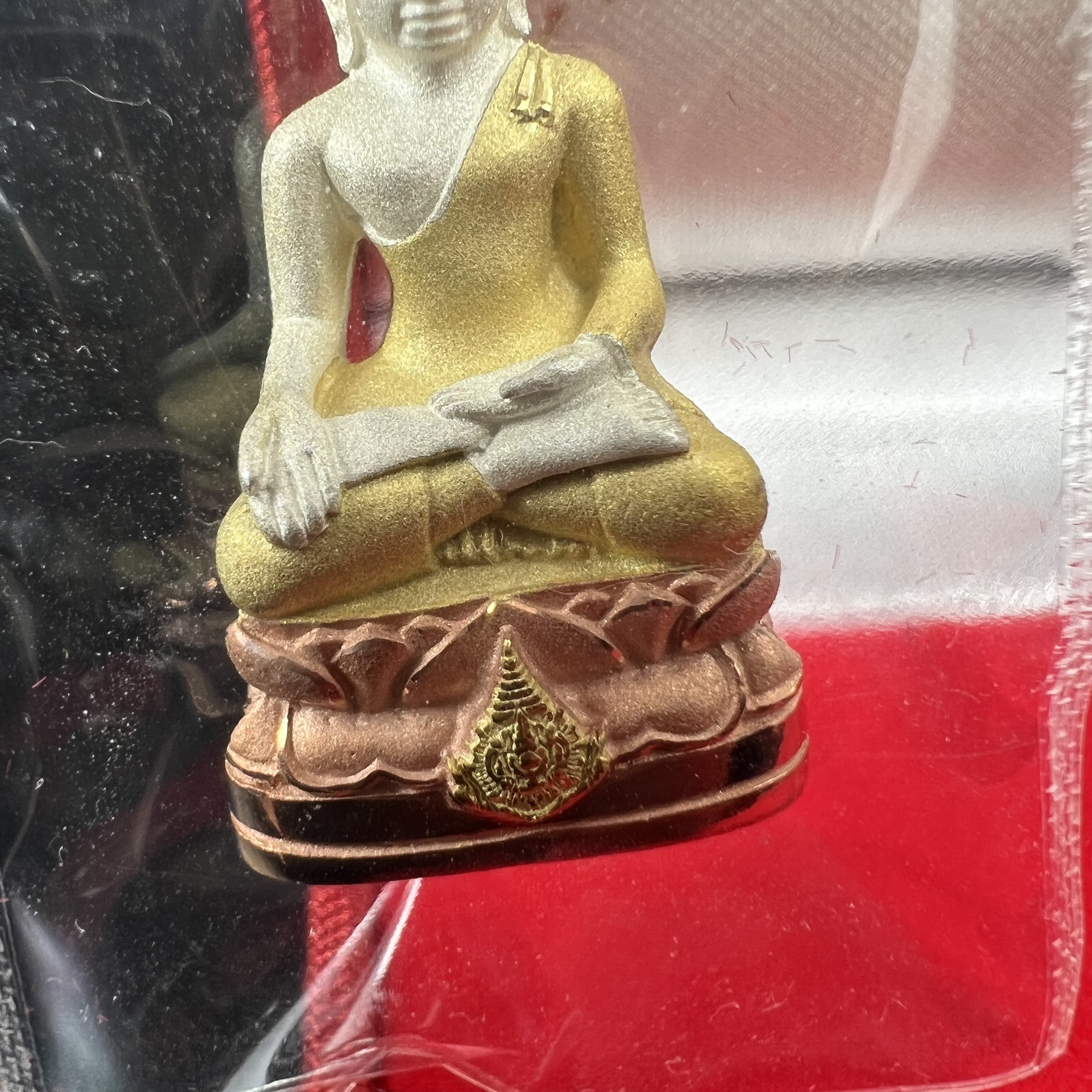 พระไพรีพินาศ รุ่นมหามงคล 72 พรรษา (6 รอบ) ในหลวงรัชกาลที่9 ปี2542 พิมพ์ใหญ่ เนื้อเงินบริสุทธิ์ 99.9% ชุบสามกษัตริย์แบบพ่นทรายขัดเงาบางส่วน(สภาพสวยซีนซองเดิมกล่องบรรจุเดิมครบสมบูรณ์)1 ใน 1500 องค์