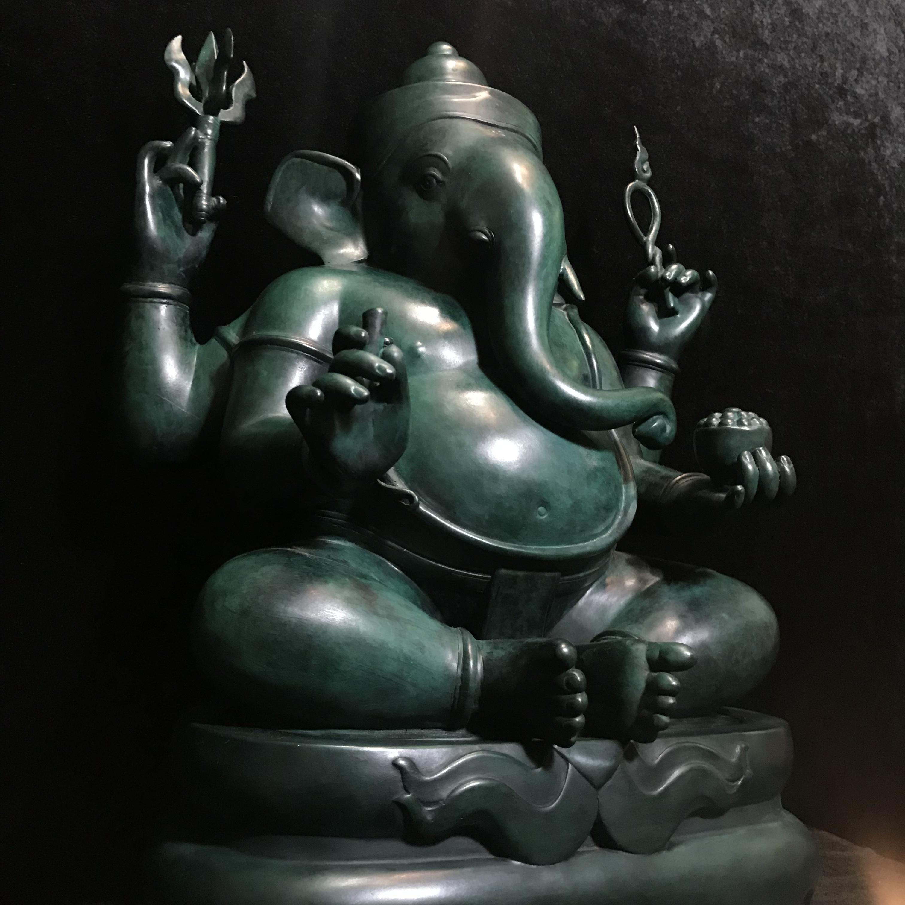 พระพิฆเนศวร 65 ปี คณะจิตรกรรม มหาวิทยาลัยศิลปากร ปี2551 ลอยองค์เนื้อสำริดขนาดหน้าตัก 9 นิ้ว(เนื้อสำริดเขียวพลาติน่า)