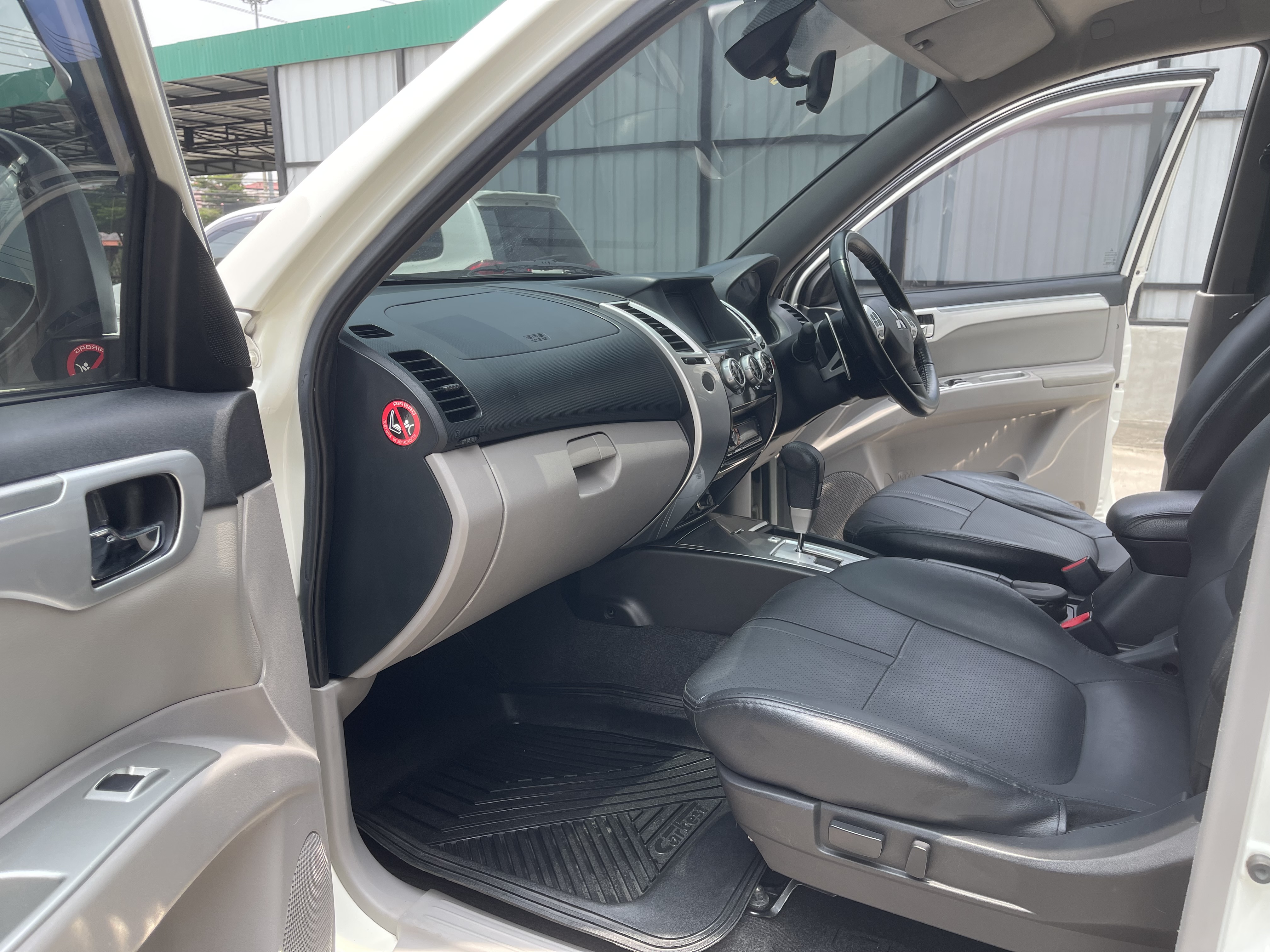 Mitsubishi Pajero Sport 2.5 GT 2WD At 2013 ขาวมุก