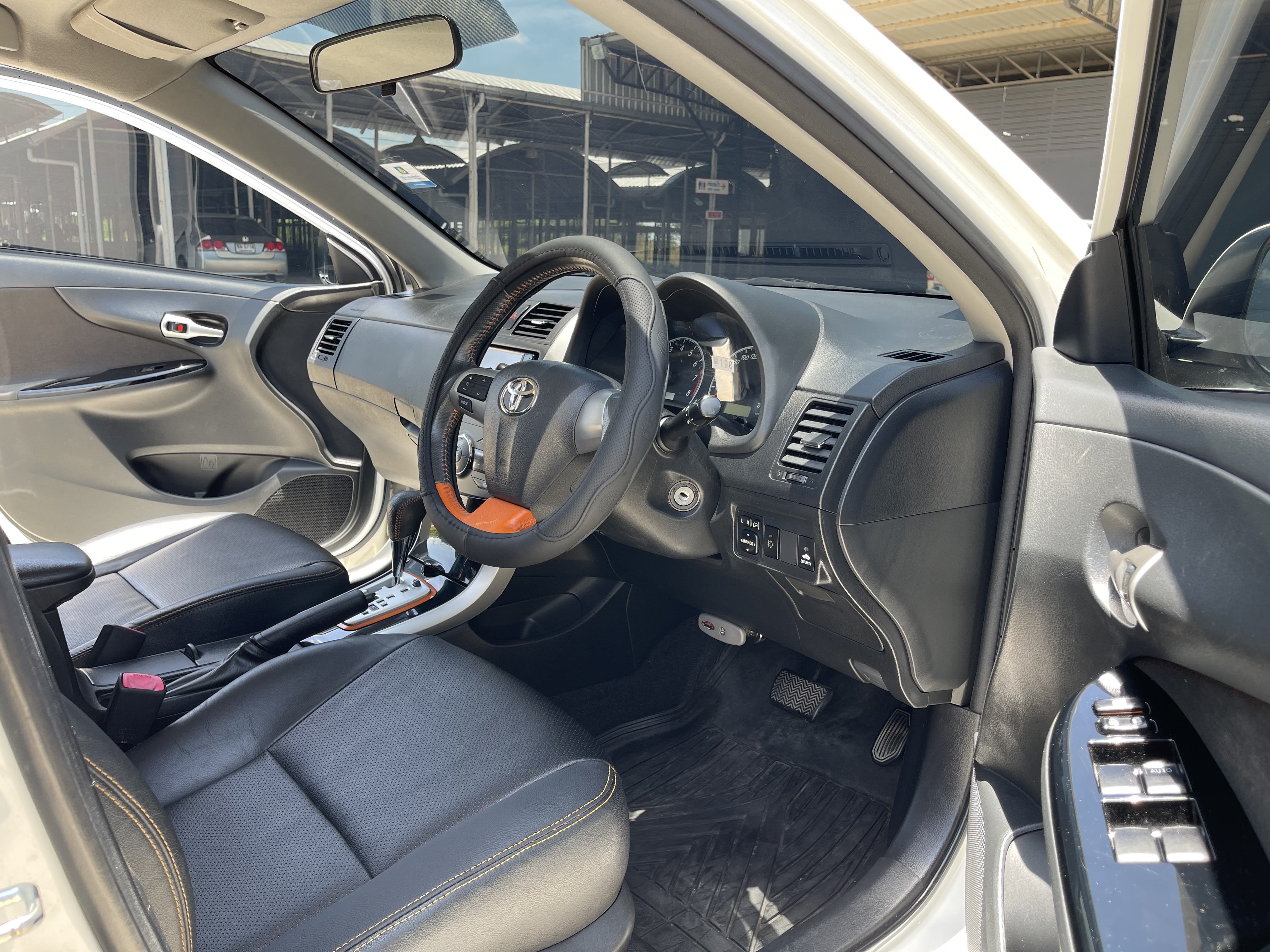 Toyota Altis 1.8 TRD Sportivo Dvd At 2013 ขาว