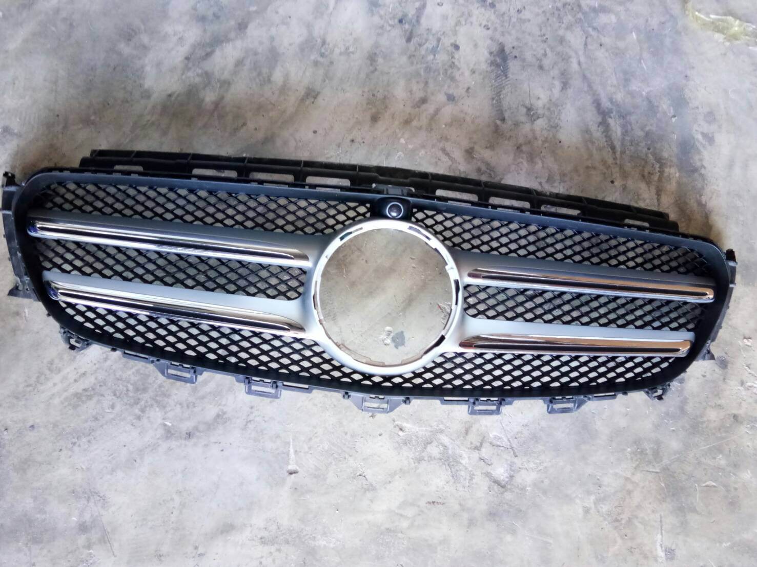 กระจังหน้าBENZ W213