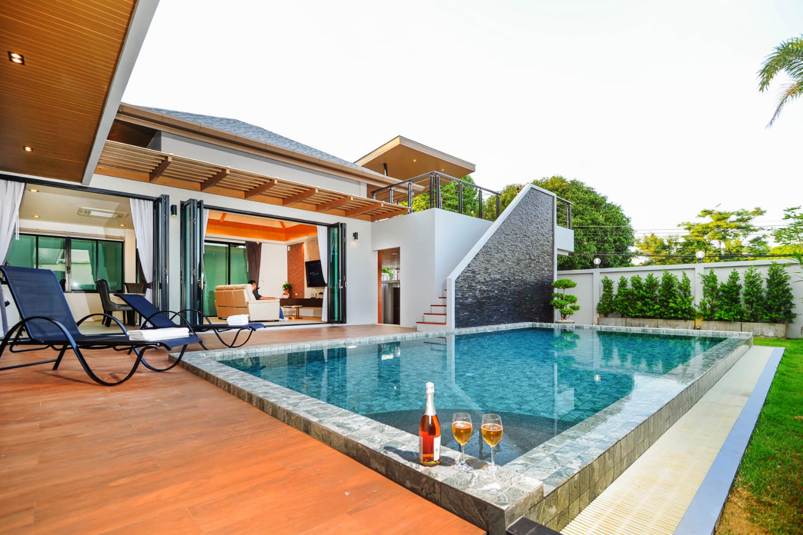 For Rent : Nai Harn, New Pool Villa 2 story, 3 bedrooms 3 bathrooms.