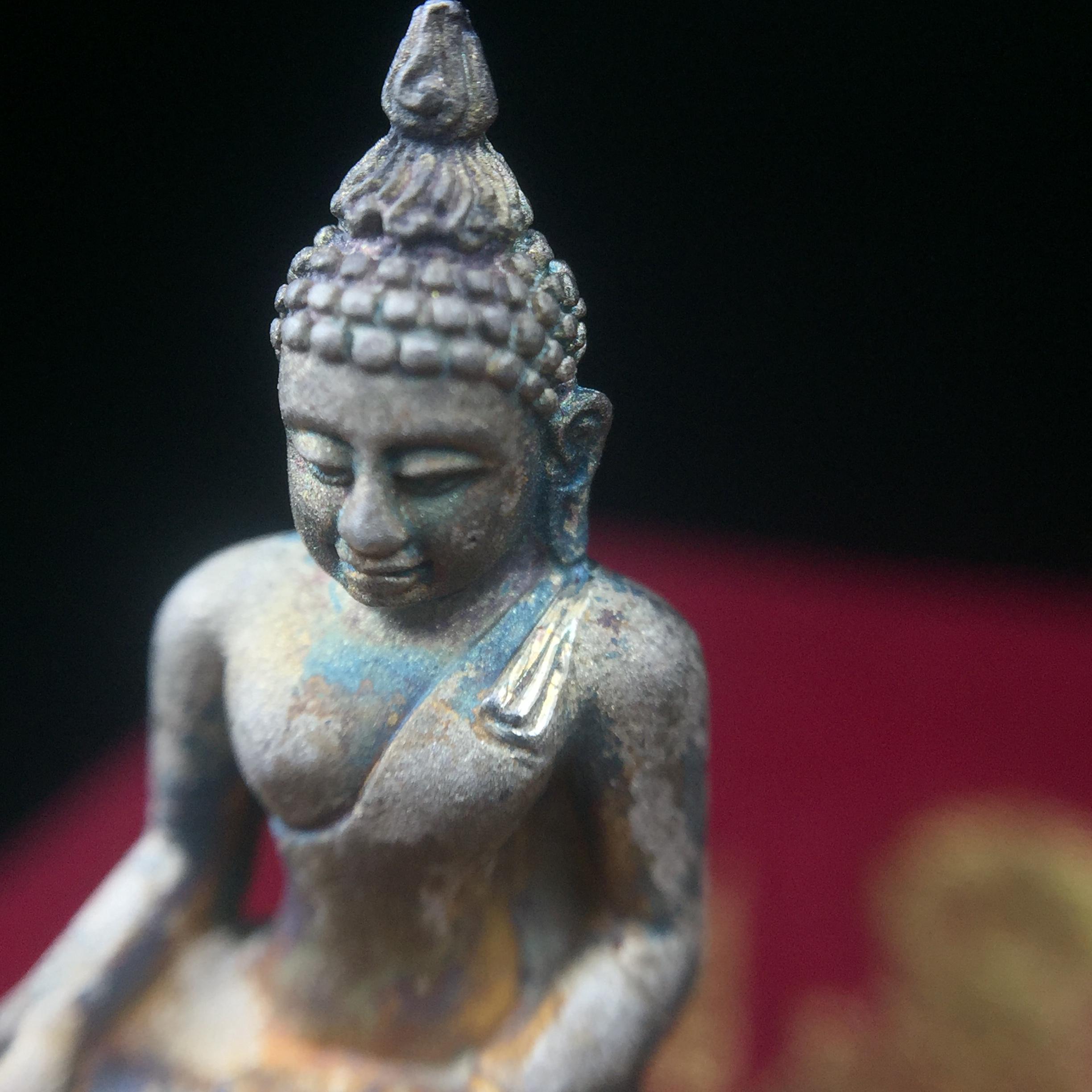 พระกริ่งไพรีพินาศ ตรากาญจนาภิเษก วัดบวรนิเวศวิหาร ที่ระลึกในหลวงรัชกาลที่9 ครองสิริราชสมบัติครบ 50 ปี เนื้อเงิน(สภาพผิวเดิม ขึ้นสีรุ้งธรรมชาติ สวยแบบนิยม)พร้อมกล่องบรรจุเดิม หมายเลข 5493