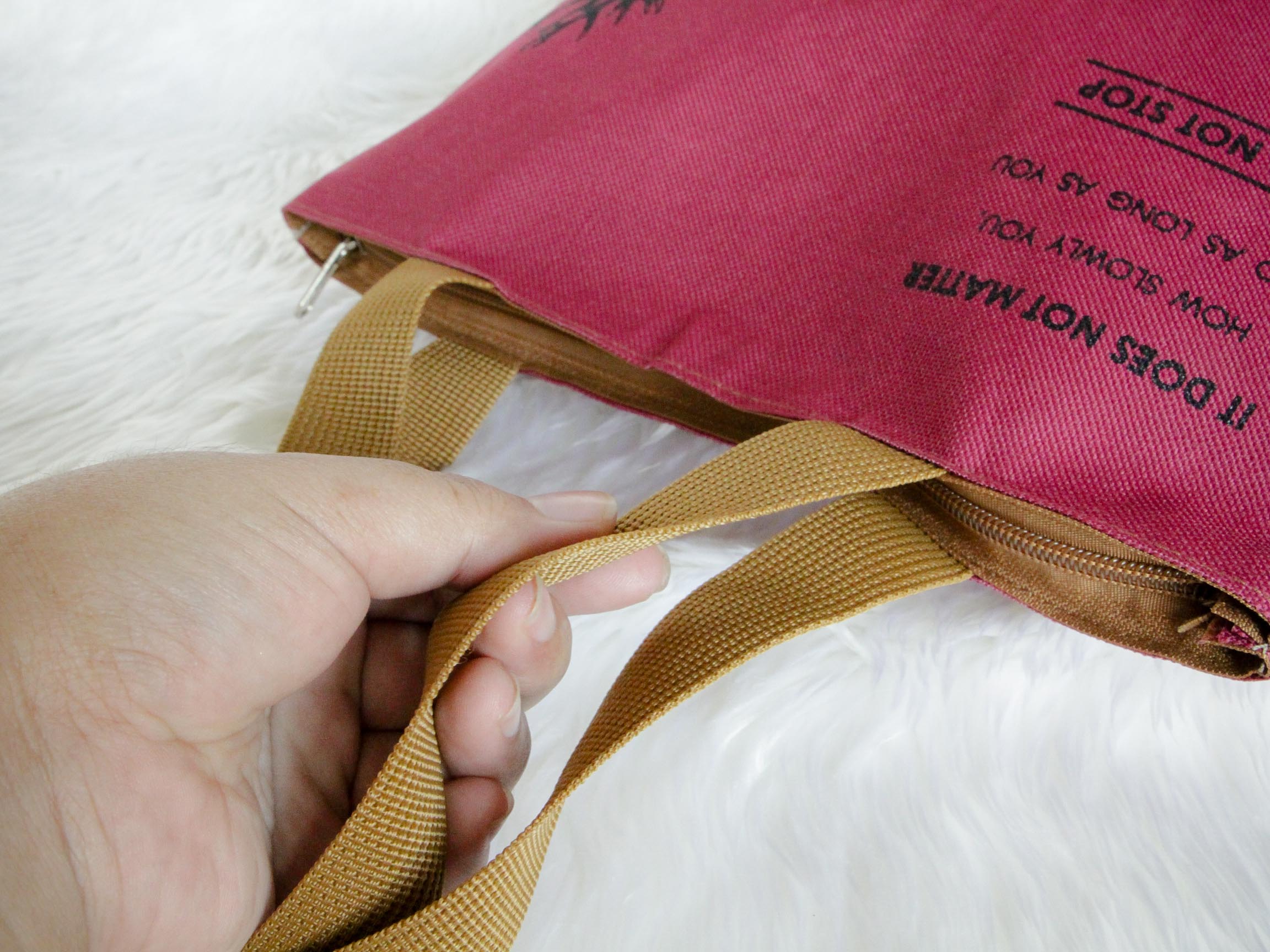 ของชำร่วยงานศพ กระเป๋าผ้าเนื้อหนา หูหิ้ว ซิปยาว ขยายก้นอยู่ทรง