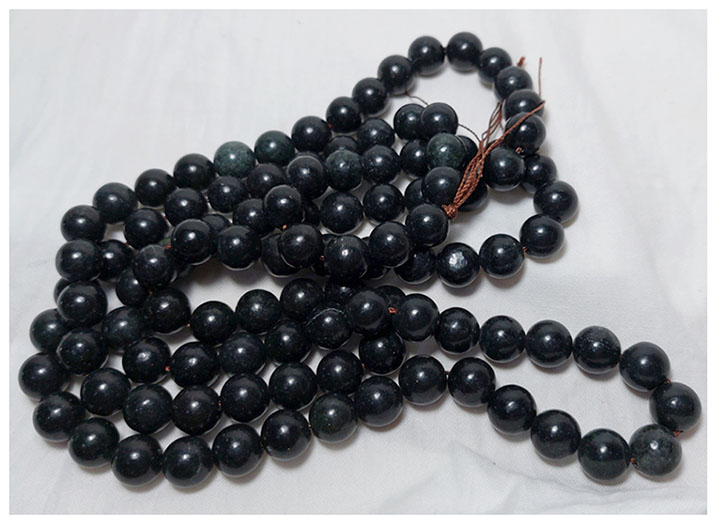 สร้อยประคำหิน(แม่เหล็กดูดติด)10มิล 108เม็ด เส้นละ