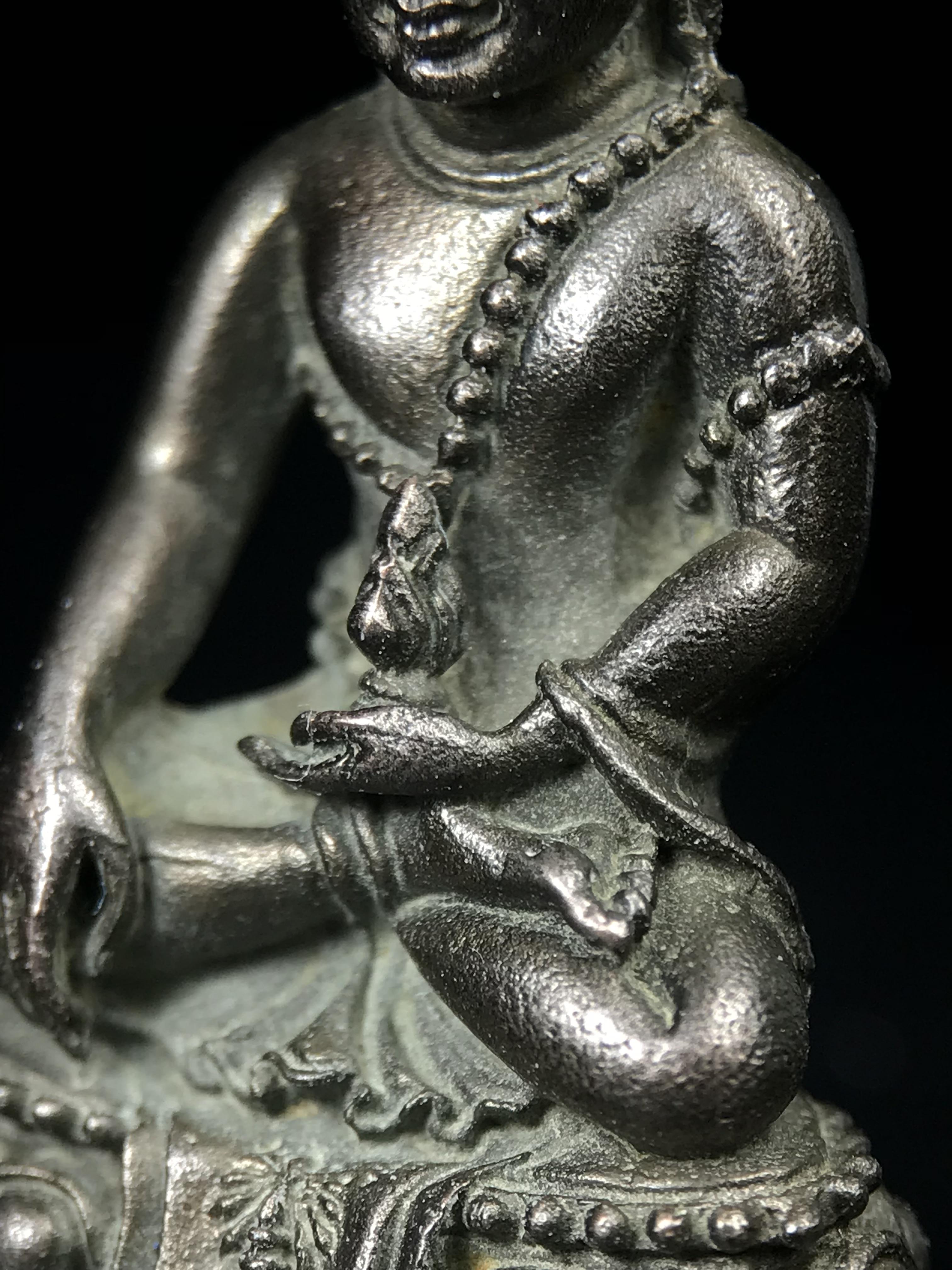 พระกริ่งศิรากาศ ภปร.(พระกริ่งคุ้มเกล้า)วัตถุมงคล"คุ้มเกล้าฯ" มูลนิธิ “คุ้มเกล้า” ในพระบรมราชูปถัมภ์ จัดสร้าง โรงพยาบาลภูมิพล เนื้อนวโลหะ(พิมพ์หน้าไทย)(ในหลวงรัชกาลที่9เสด็จเททอง)(พิธีใหญ่)(นิยม)