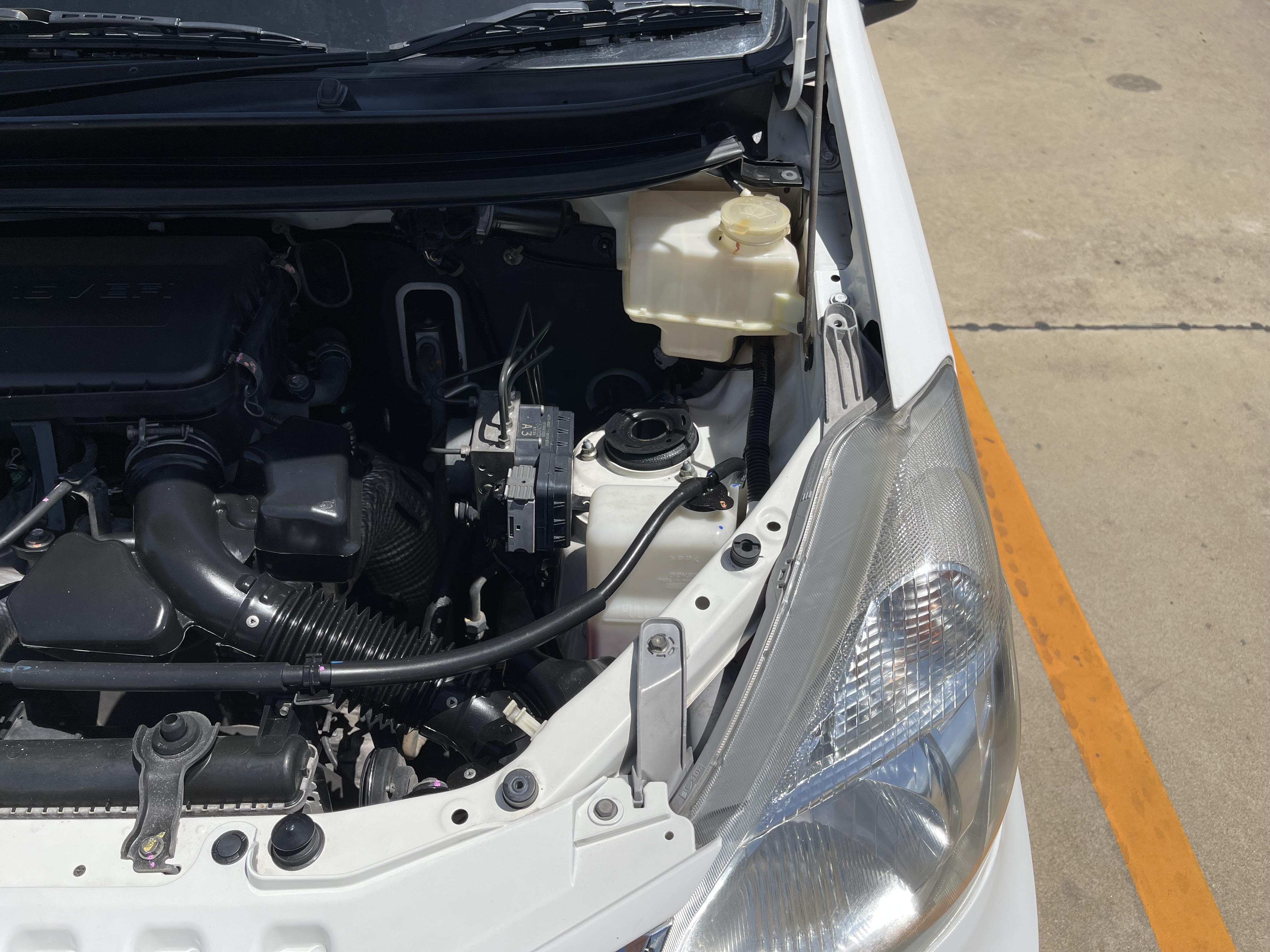 Toyota Avanza 1.5 G At 2015 ขาว